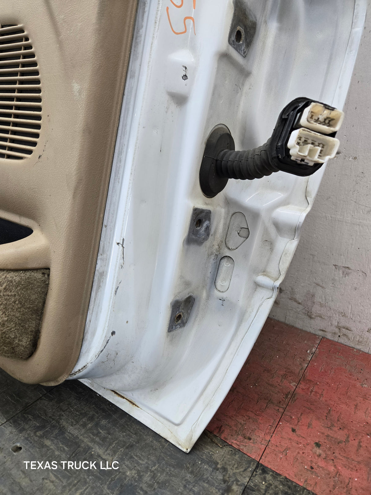 1994-2002 Dodge Ram 2nd Gen LH Driver Side Front Extended Cab Door 1500 2500 3500 ROUND CORNER - White