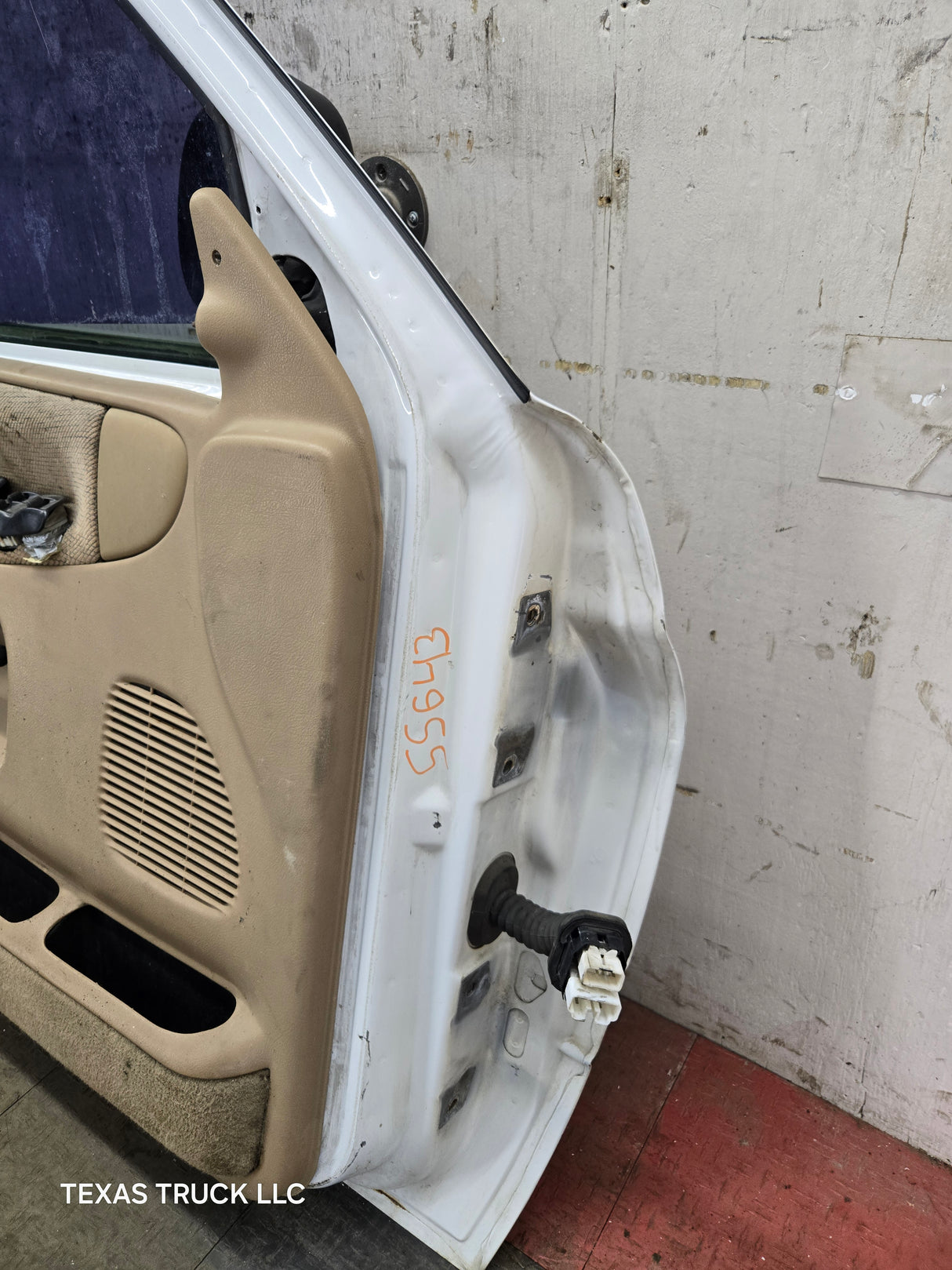 1994-2002 Dodge Ram 2nd Gen LH Driver Side Front Extended Cab Door 1500 2500 3500 ROUND CORNER - White