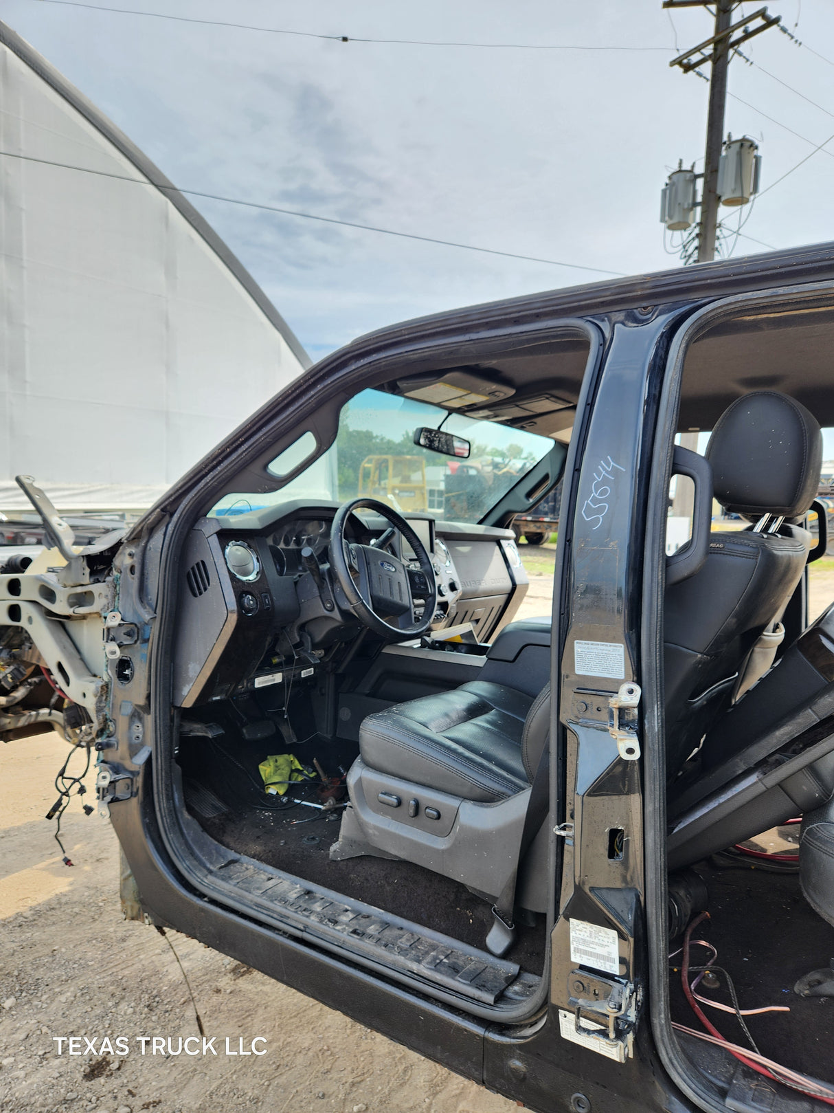 2011-2016 Ford Super Duty Crew Cab F250 F350 F450 F550 6.7L Power Stroke With Platinum Interior - UH Tuxedo Black