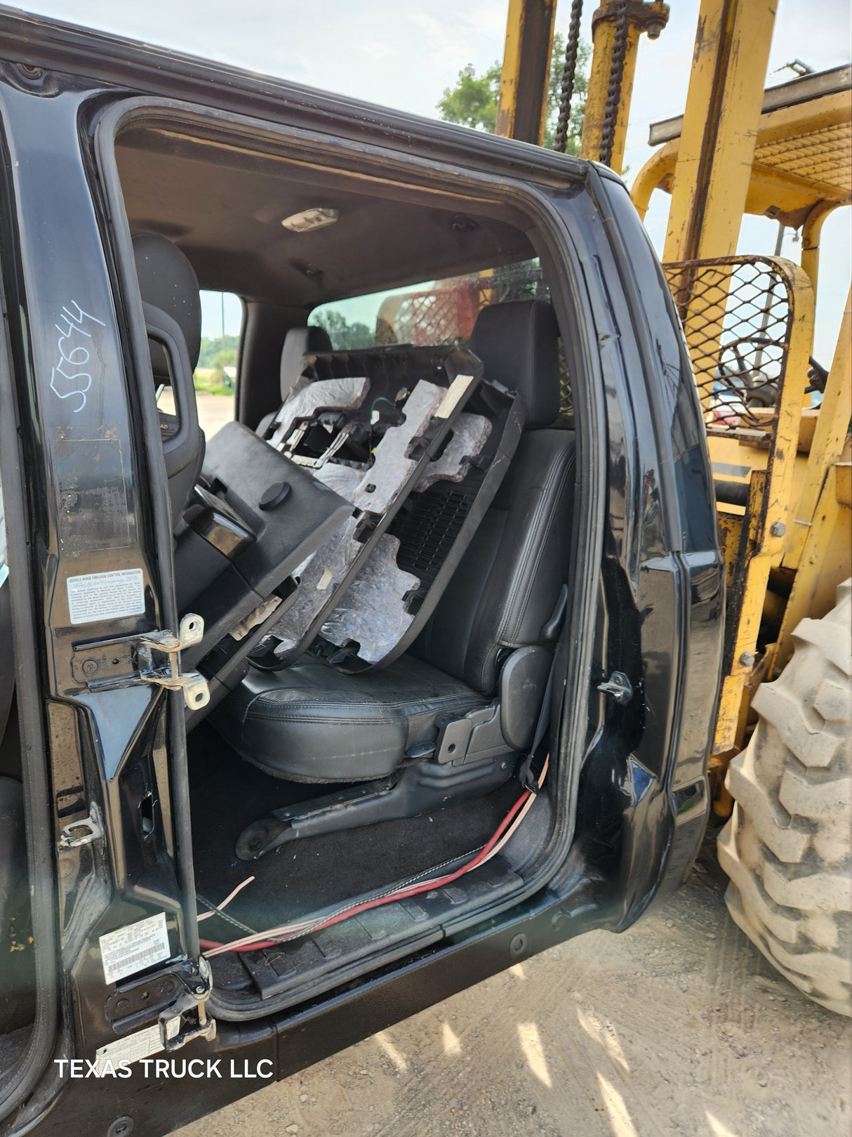 2011-2016 Ford Super Duty Crew Cab F250 F350 F450 F550 6.7L Power Stroke With Platinum Interior - UH Tuxedo Black