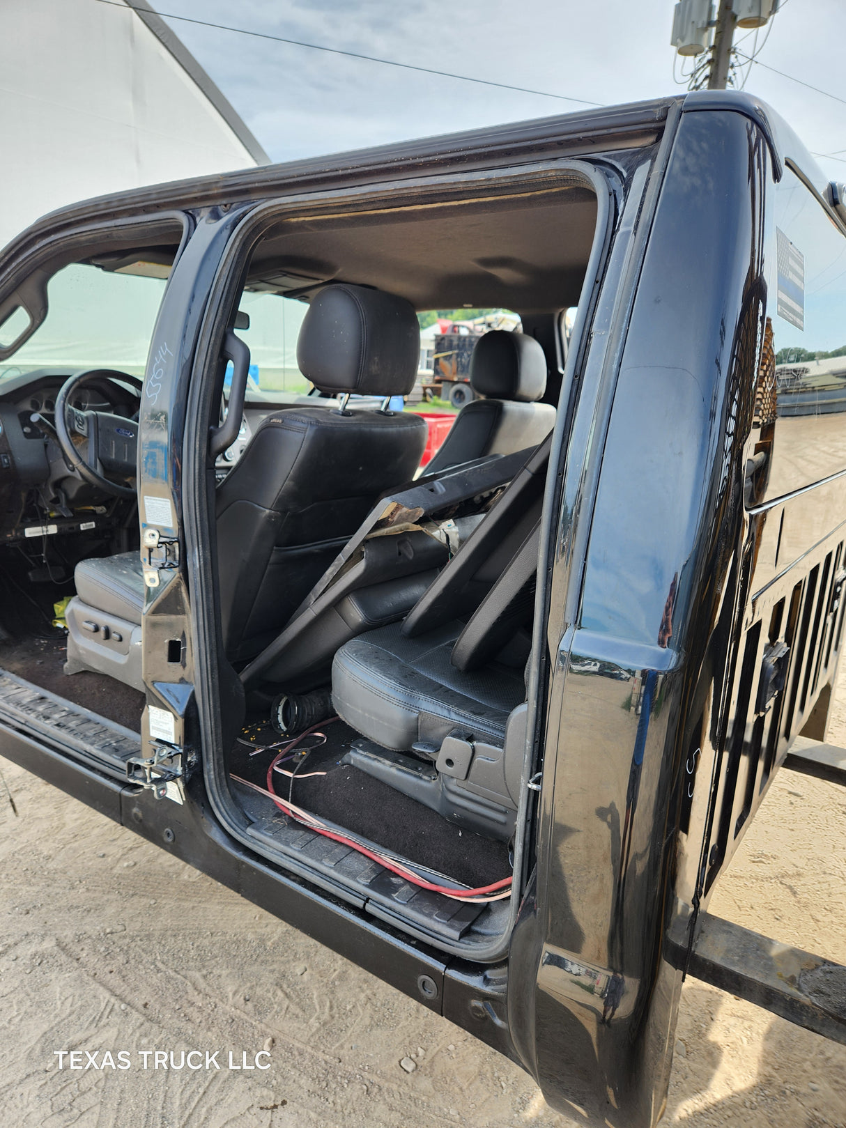 2011-2016 Ford Super Duty Crew Cab F250 F350 F450 F550 6.7L Power Stroke With Platinum Interior - UH Tuxedo Black