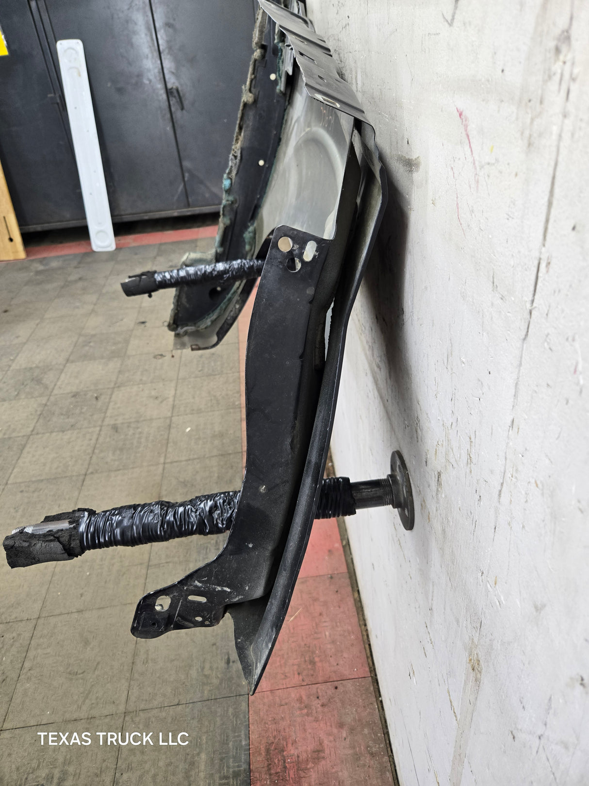 2011-2016 Ford Super Duty F250 F350 LH Driver Side Front Fender - Black