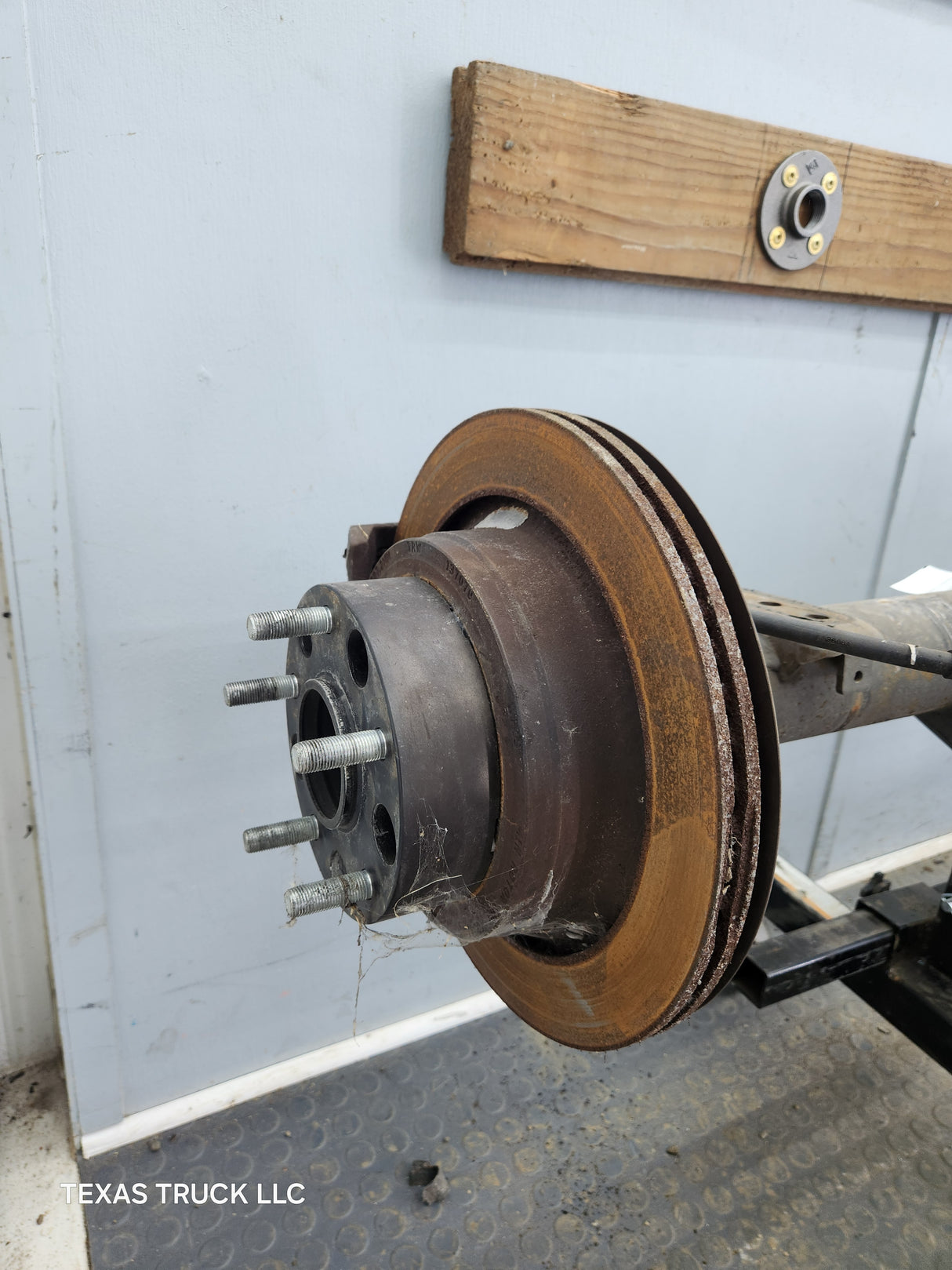 2006-2008 Dodge Ram 1500 Rear Axle 3.92 Gear Ratio 3rd Gen