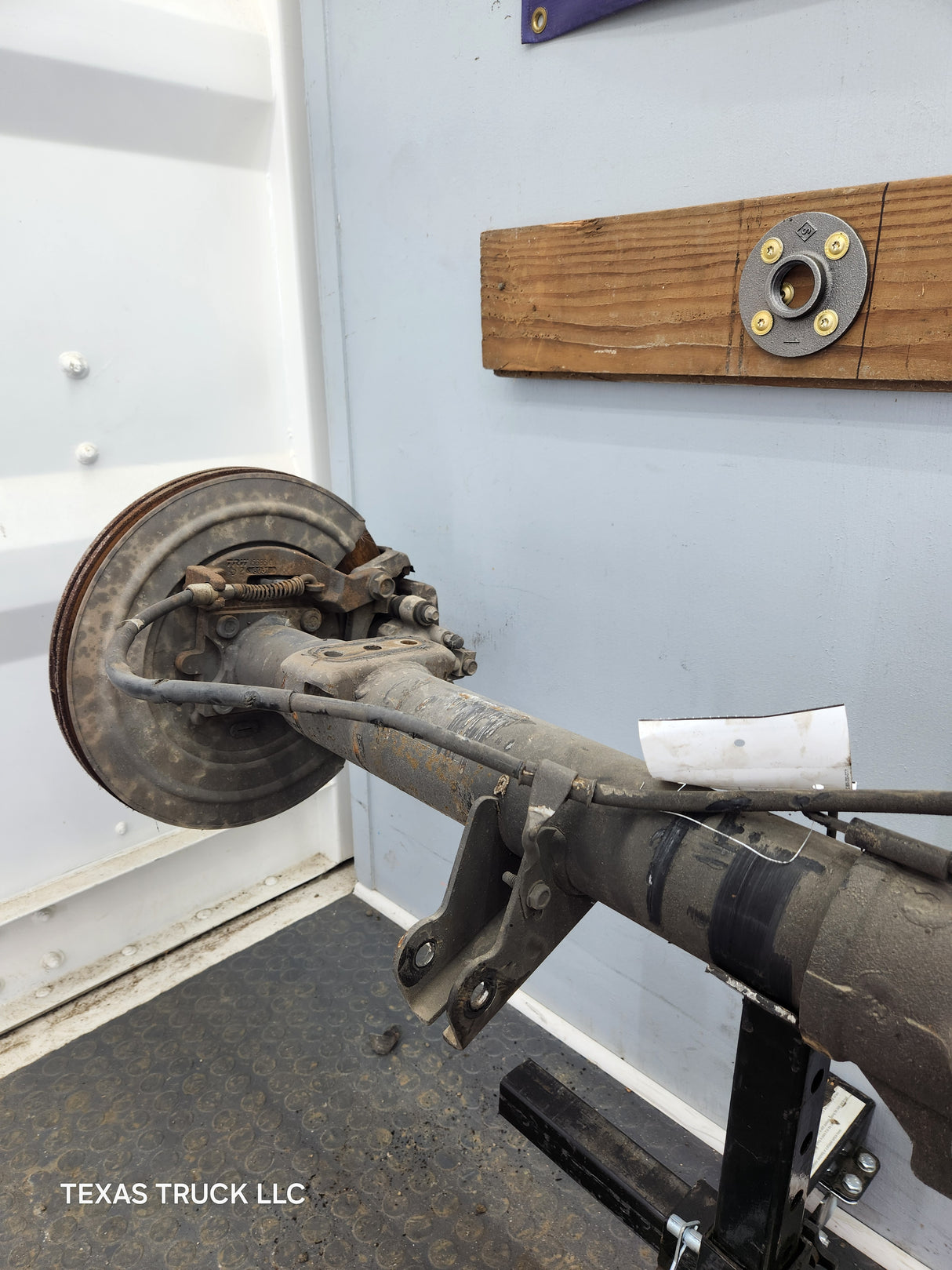 2006-2008 Dodge Ram 1500 Rear Axle 3.92 Gear Ratio 3rd Gen