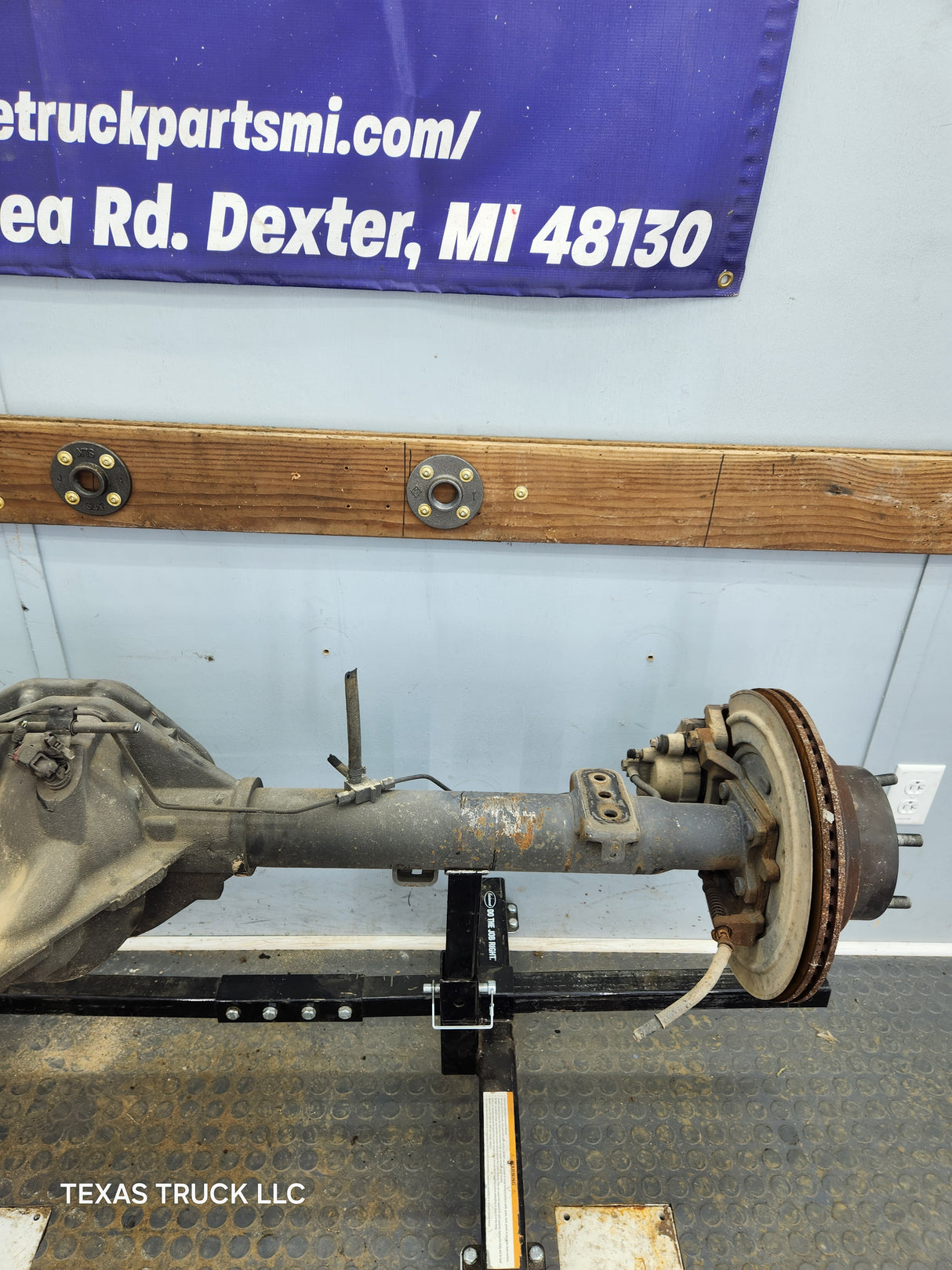 2006-2008 Dodge Ram 1500 Rear Axle 3.92 Gear Ratio 3rd Gen
