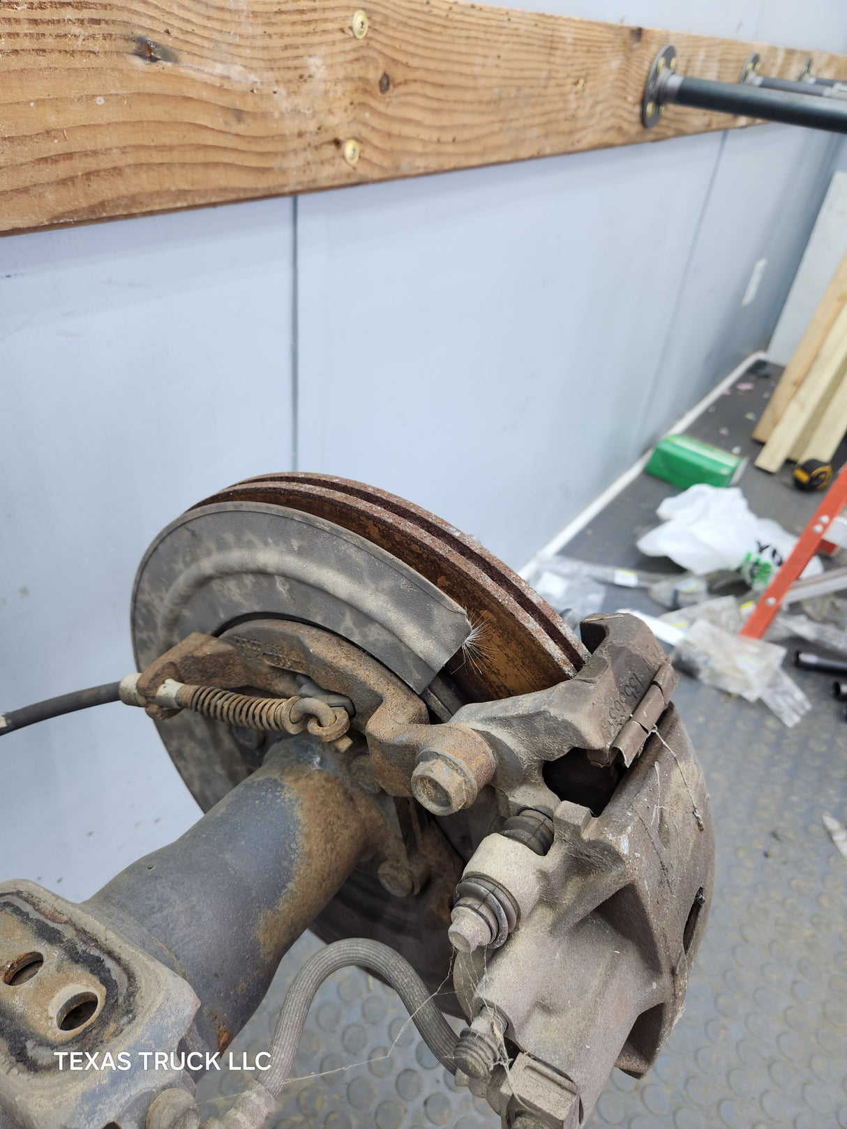 2006-2008 Dodge Ram 1500 Rear Axle 3.92 Gear Ratio 3rd Gen