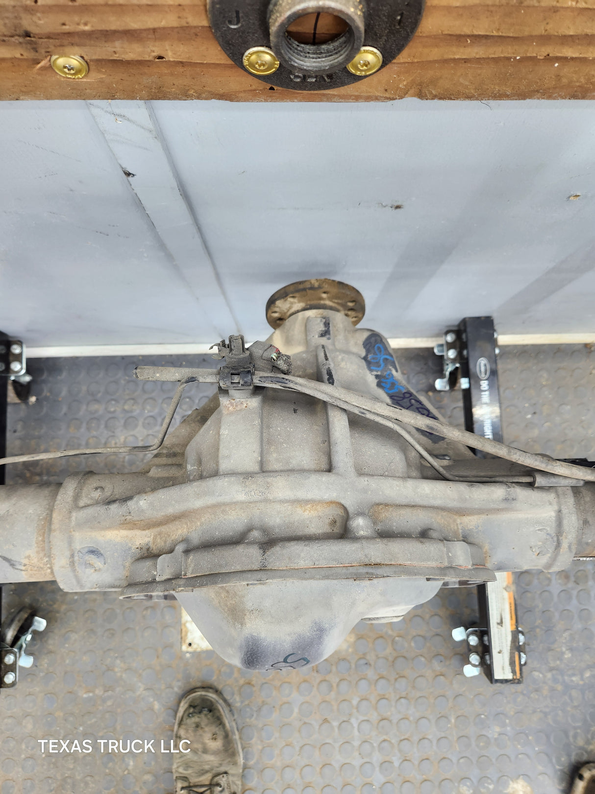2006-2008 Dodge Ram 1500 Rear Axle 3.92 Gear Ratio 3rd Gen