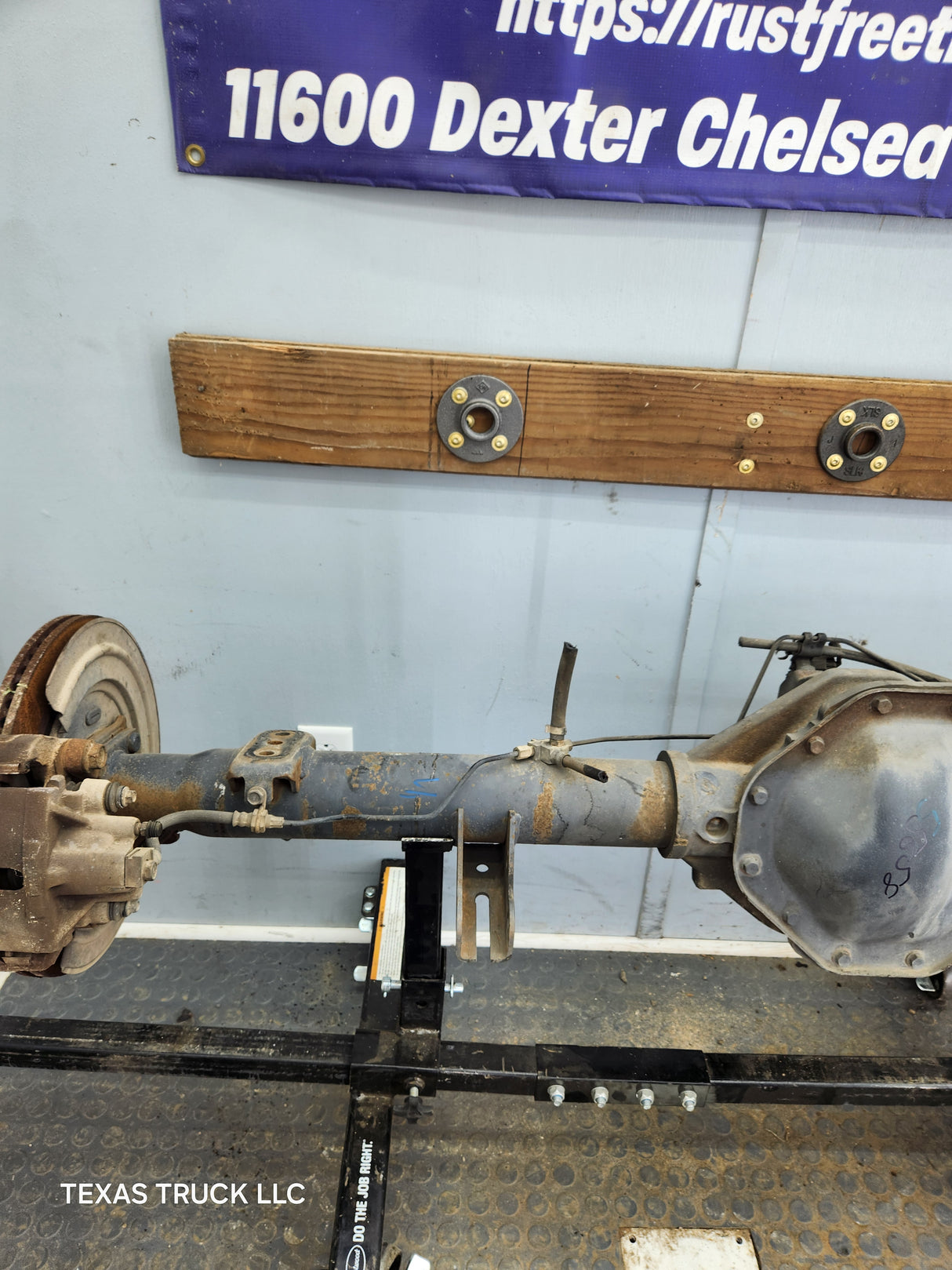 2006-2008 Dodge Ram 1500 Rear Axle 3.92 Gear Ratio 3rd Gen