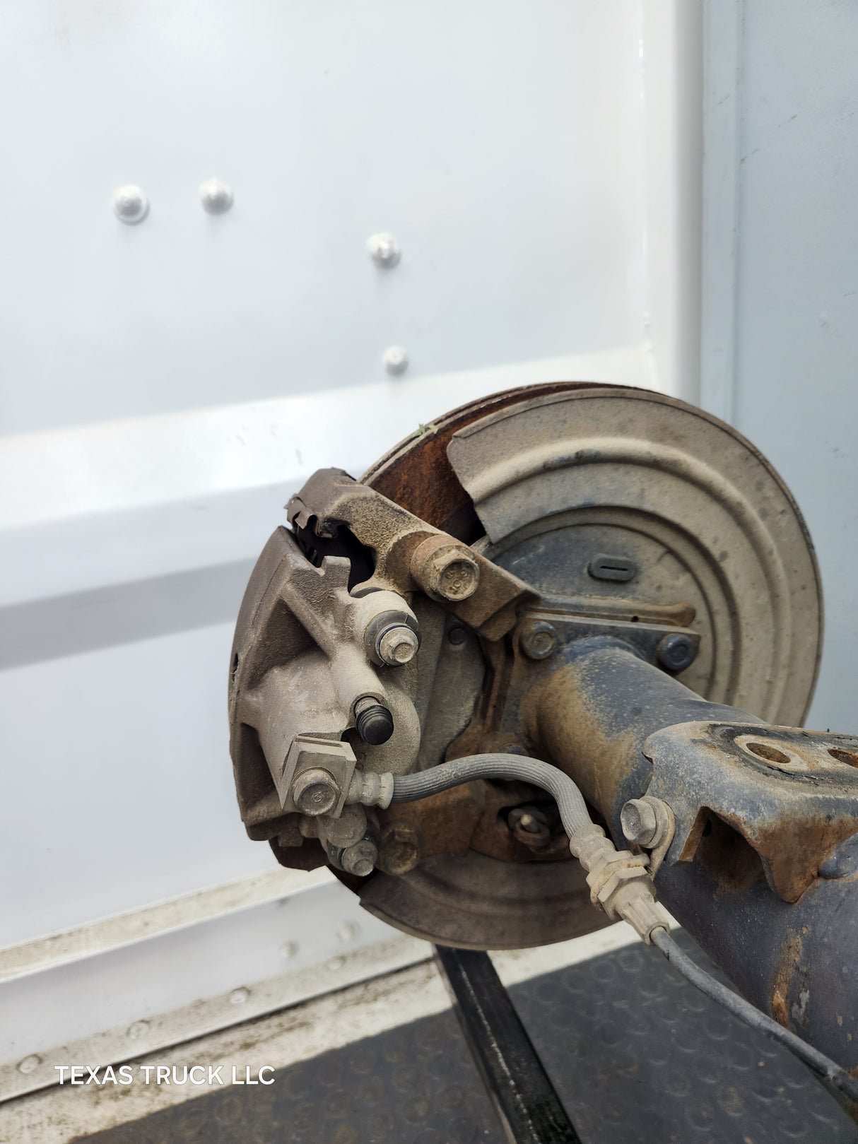 2006-2008 Dodge Ram 1500 Rear Axle 3.92 Gear Ratio 3rd Gen