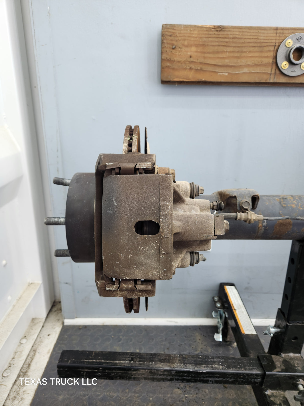 2006-2008 Dodge Ram 1500 Rear Axle 3.92 Gear Ratio 3rd Gen