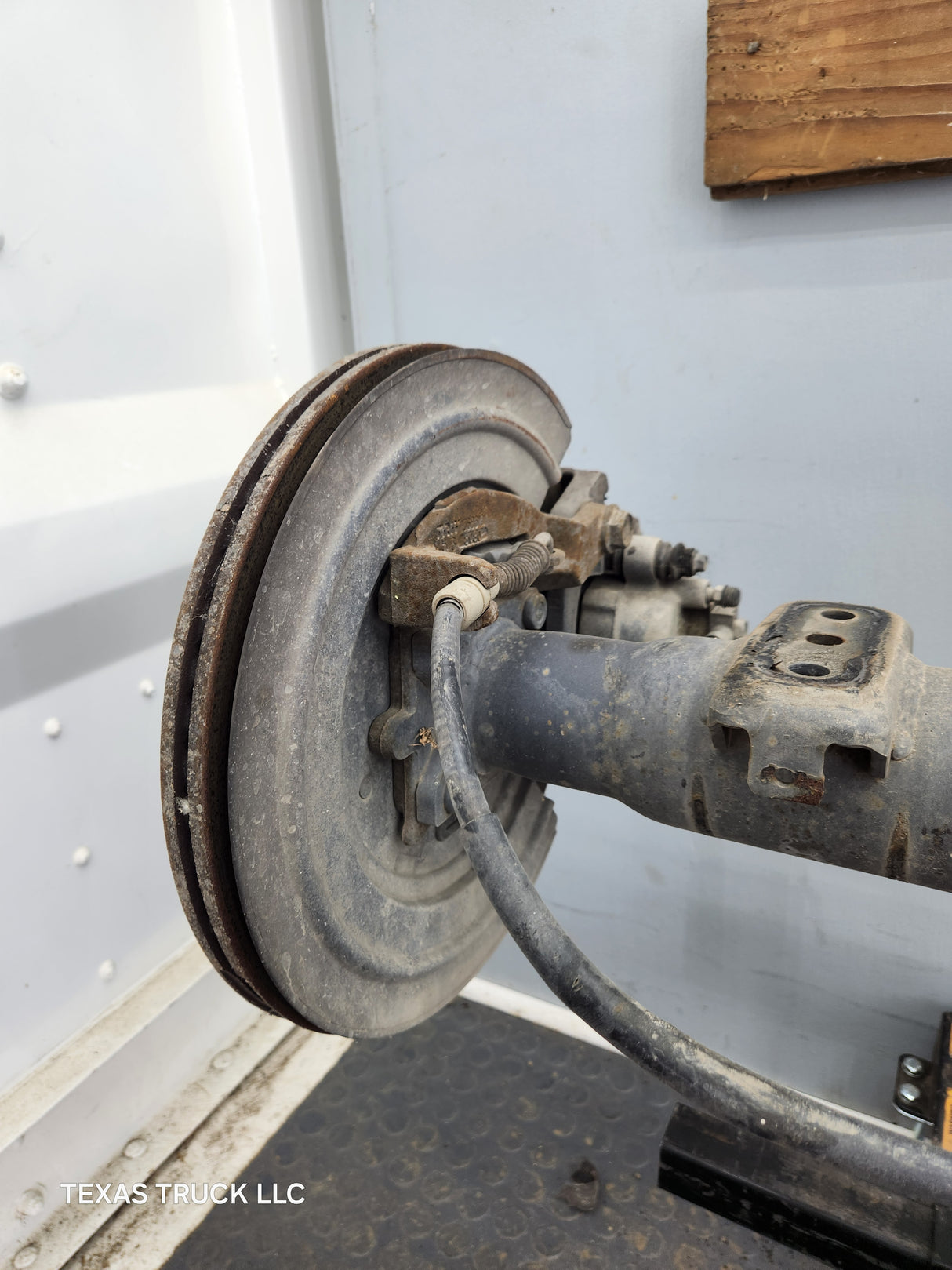 2006-2008 Dodge Ram 1500 Rear Axle 3.92 Gear Ratio 3rd Gen