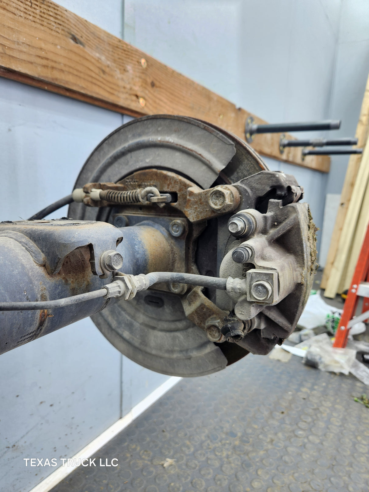2006-2008 Dodge Ram 1500 Rear Axle 3.92 Gear Ratio 3rd Gen