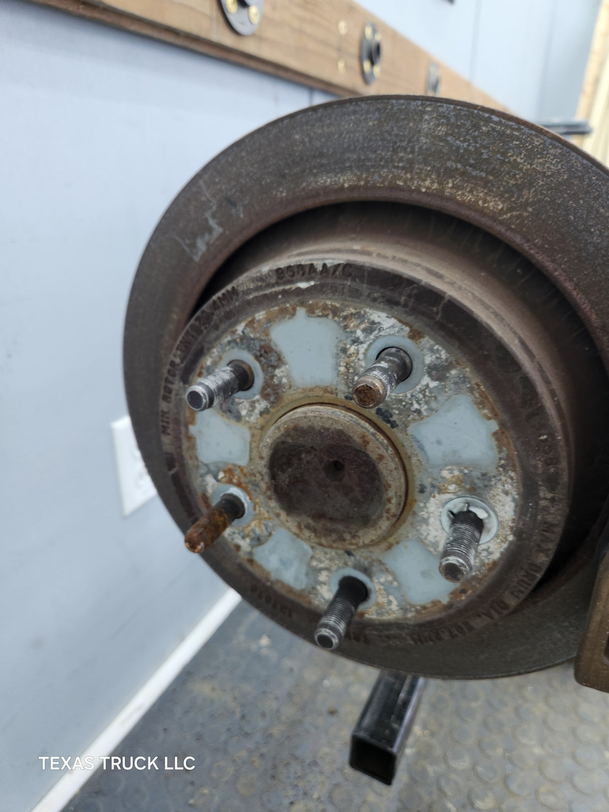 2006-2008 Dodge Ram 1500 Rear Axle 3.92 Gear Ratio 3rd Gen