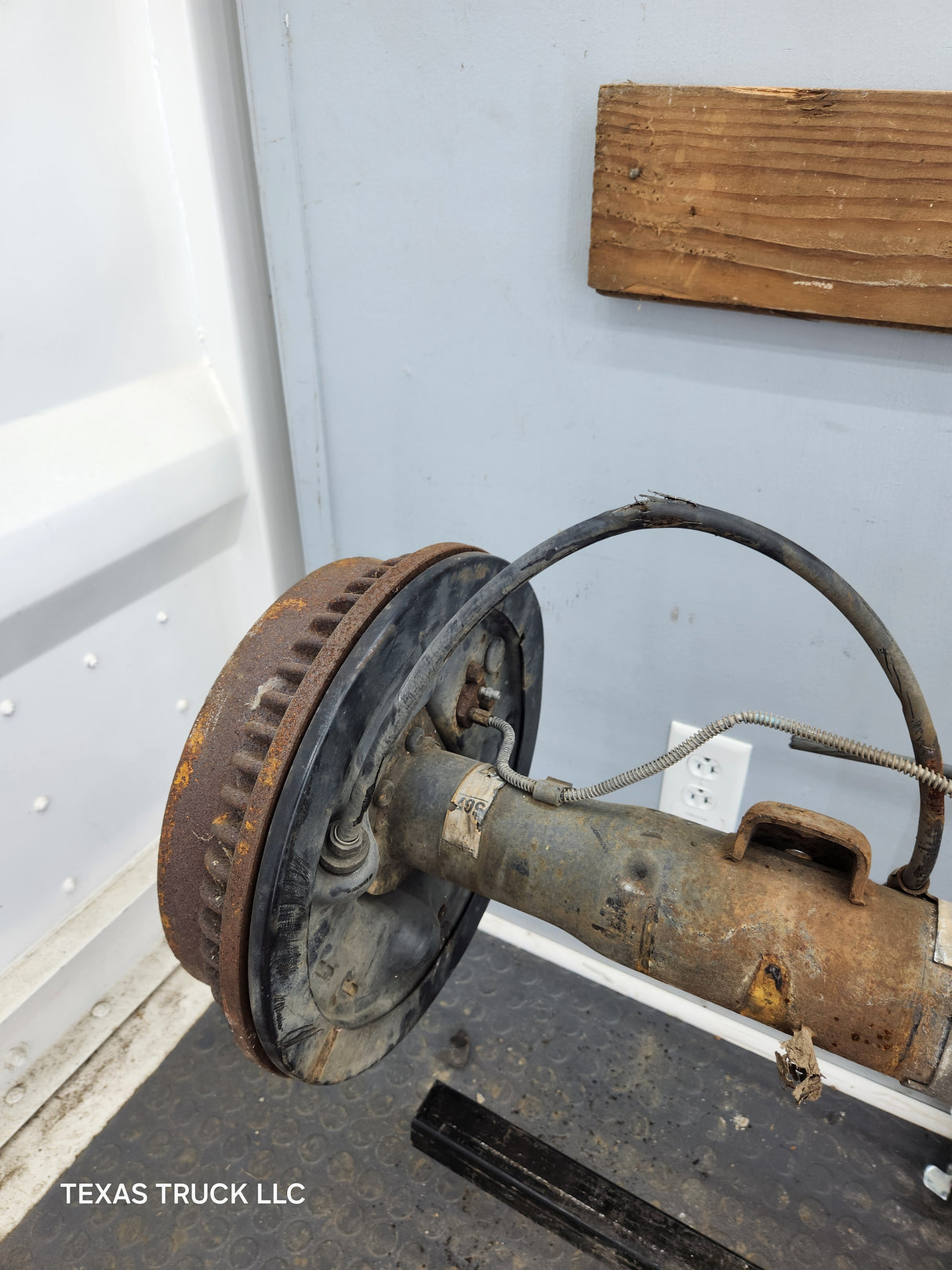 1994-1999 2nd Gen Dodge Ram 1500 3.55 Rear Axle 9.25 120k Miles