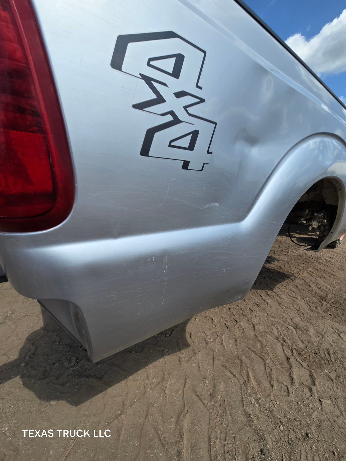2011-2016 Ford F250 F350 Super Duty 6' 9" Short Truck Bed - Silver