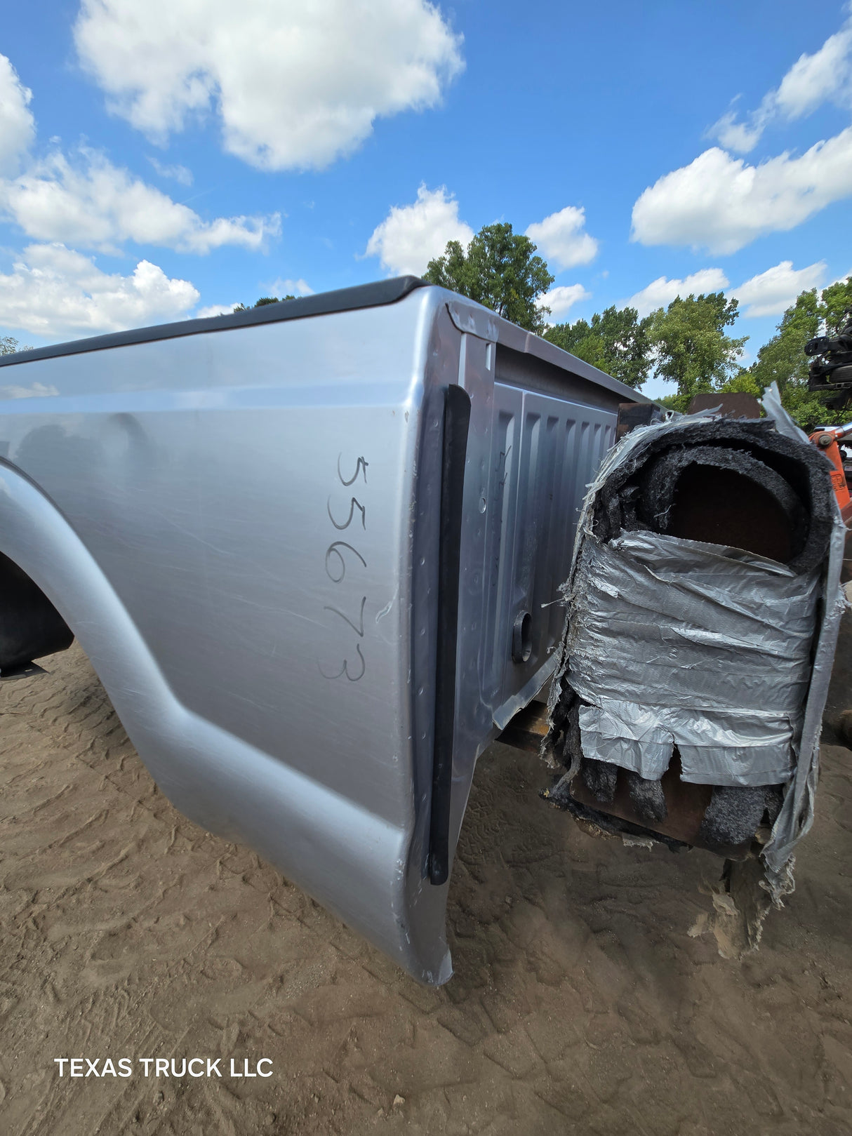 2011-2016 Ford F250 F350 Super Duty 6' 9" Short Truck Bed - Silver