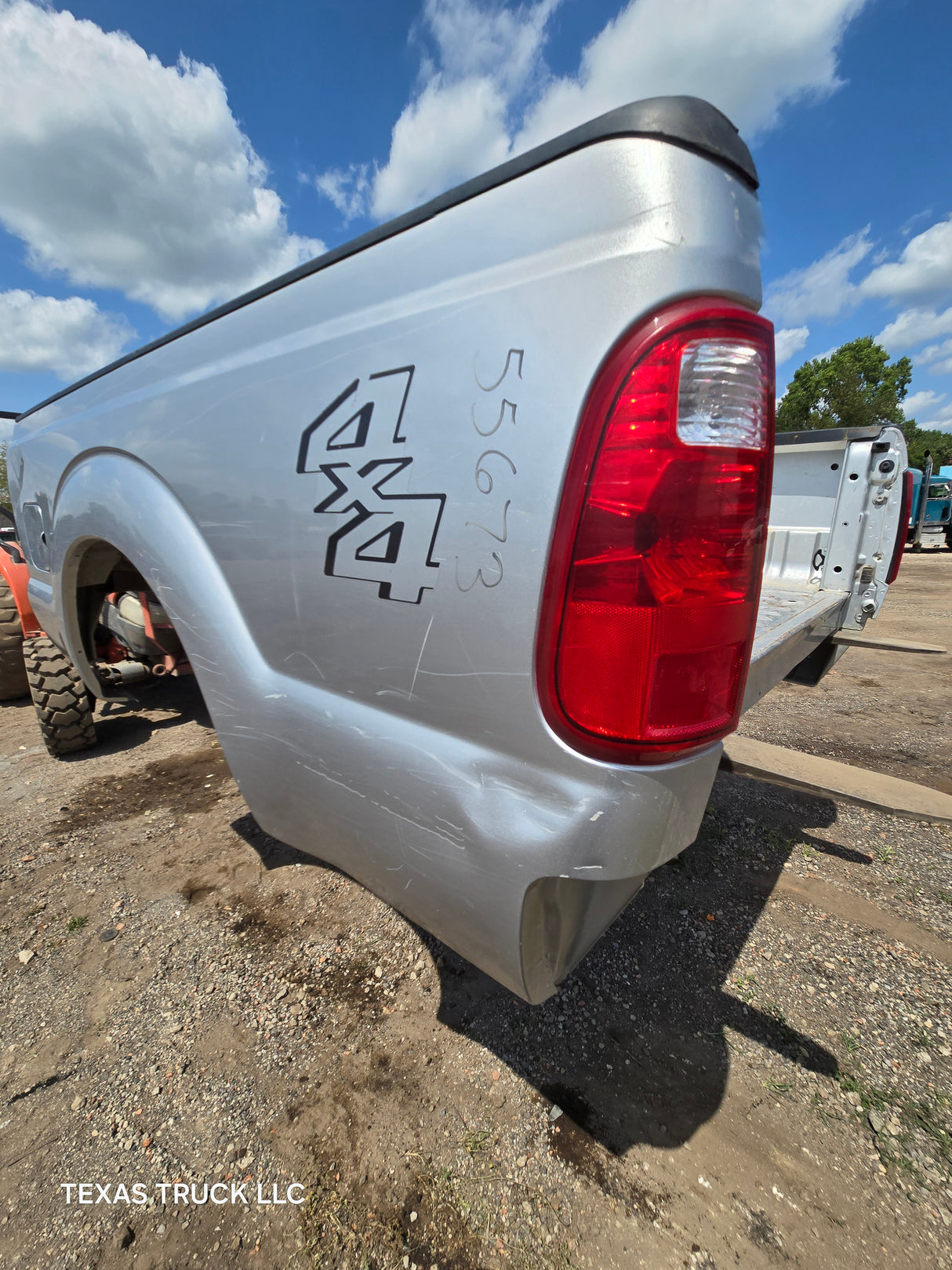 2011-2016 Ford F250 F350 Super Duty 6' 9" Short Truck Bed - Silver
