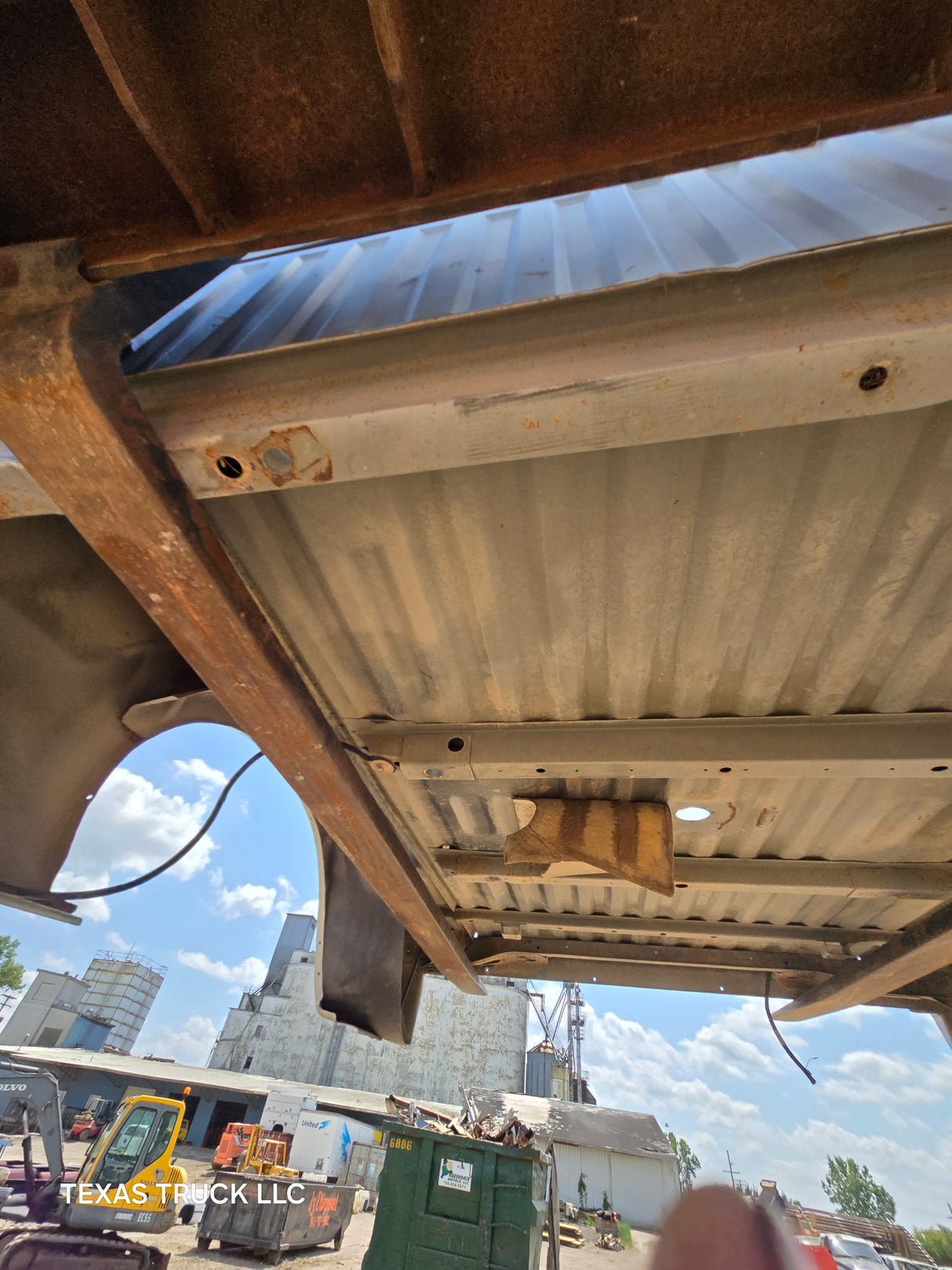 2011-2016 Ford F250 F350 Super Duty 6' 9" Short Truck Bed - Silver