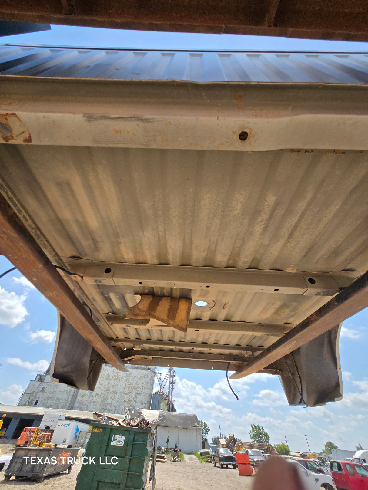 2011-2016 Ford F250 F350 Super Duty 6' 9" Short Truck Bed - Silver