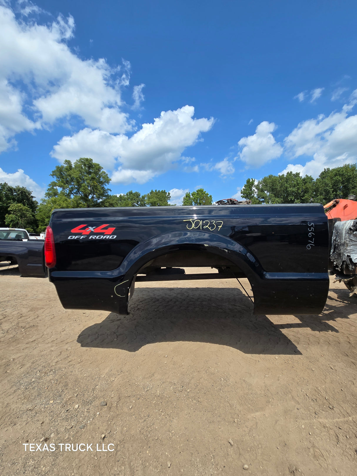 1999-2010 Ford Super Duty F250 F350 6' 9" Short Truck Bed - Black