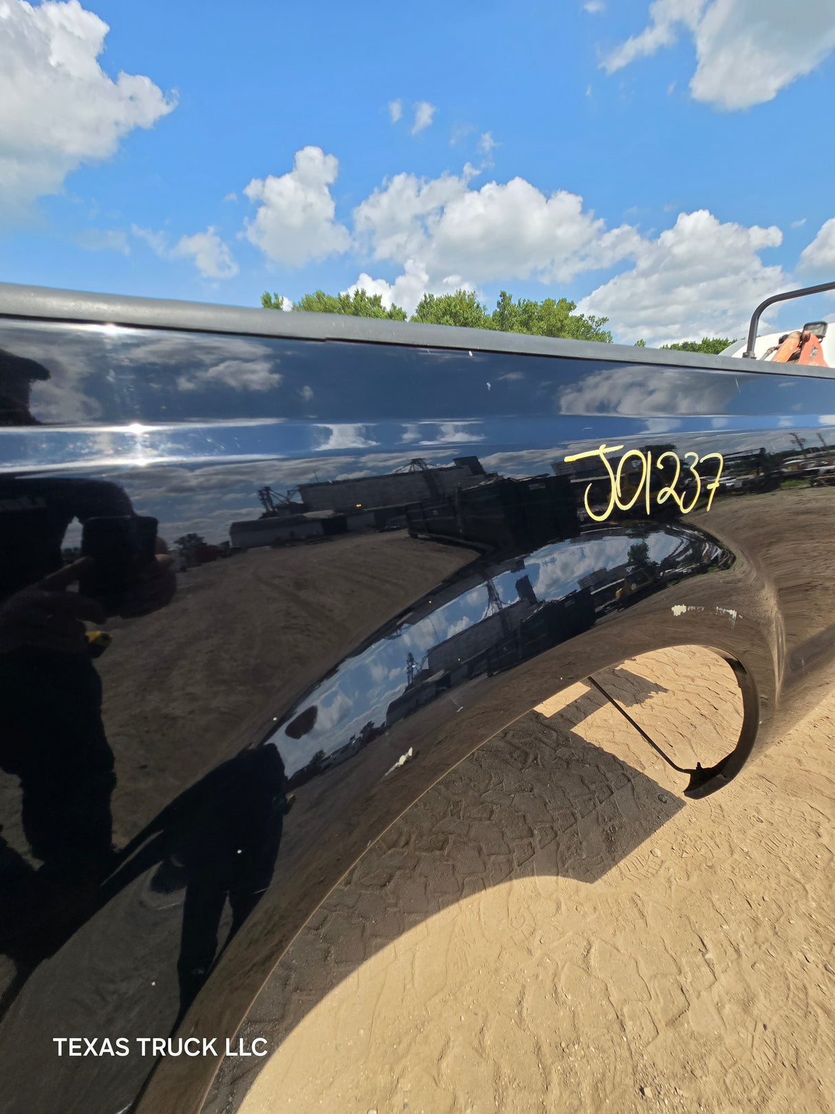 1999-2010 Ford Super Duty F250 F350 6' 9" Short Truck Bed - Black