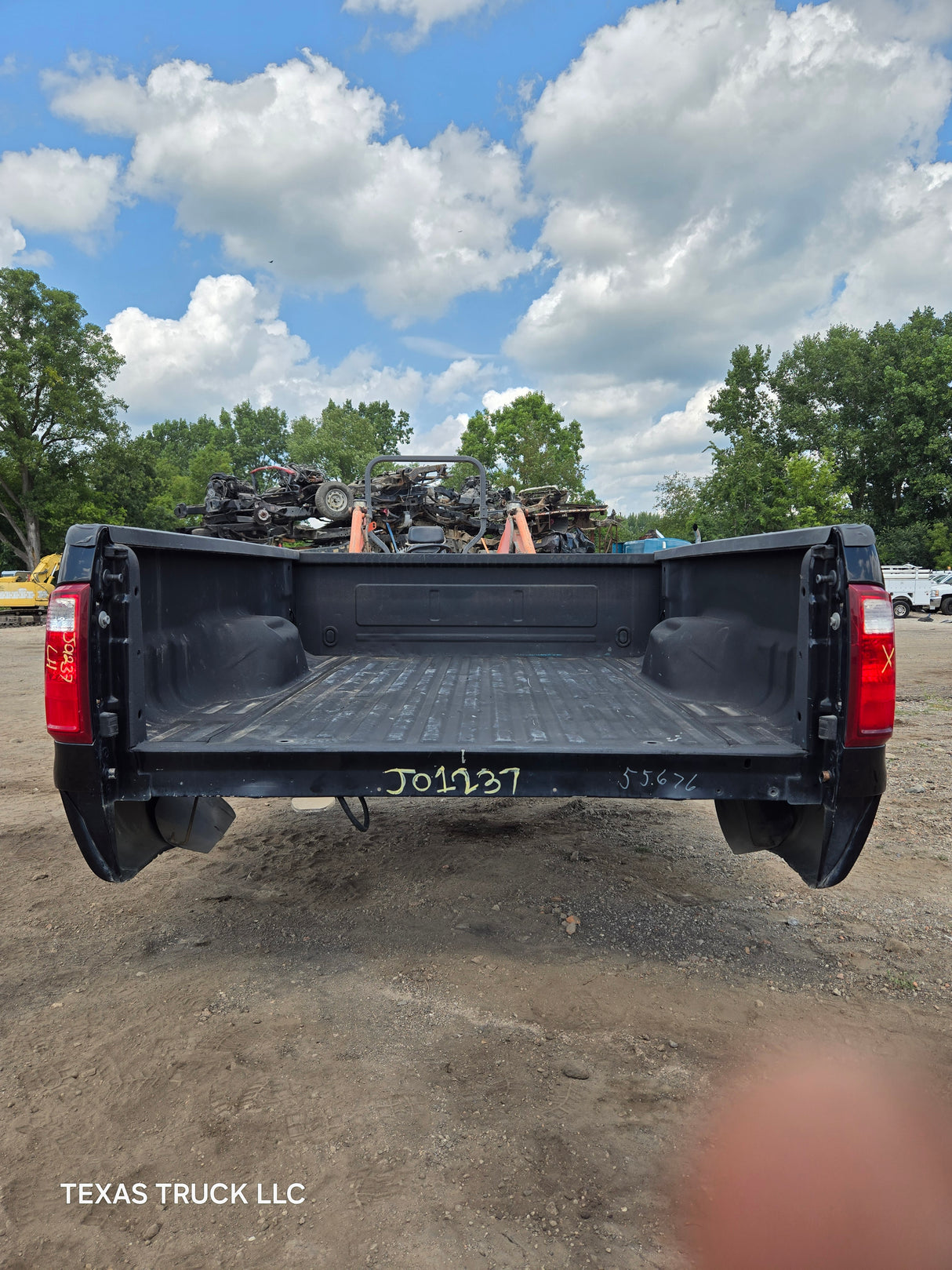 1999-2010 Ford Super Duty F250 F350 6' 9" Short Truck Bed - Black