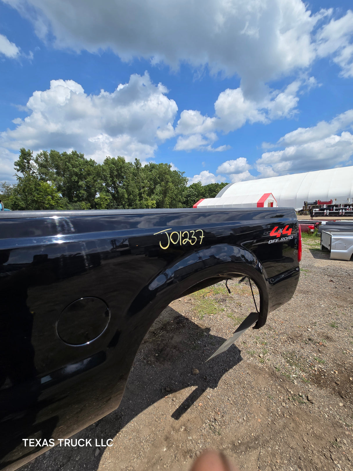 1999-2010 Ford Super Duty F250 F350 6' 9" Short Truck Bed - Black