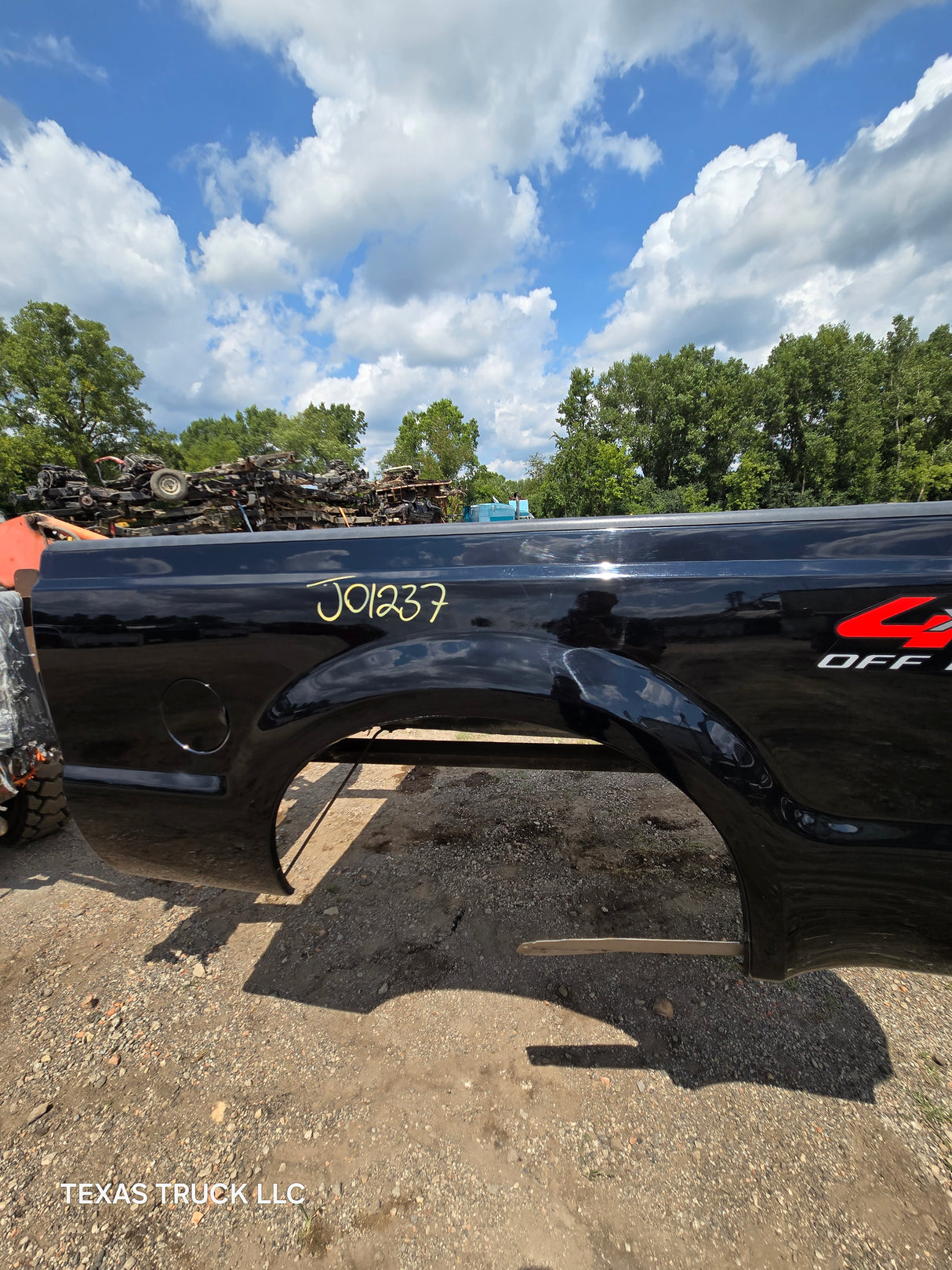 1999-2010 Ford Super Duty F250 F350 6' 9" Short Truck Bed - Black