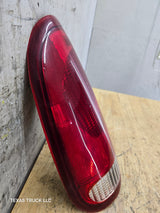 1999-2007 Ford Super Duty F250 F350 F450 F550 LH Driver Side Tail Light