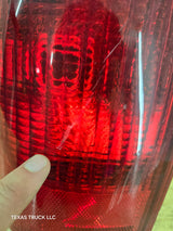 1999-2007 Ford Super Duty F250 F350 F450 F550 LH Driver Side Tail Light
