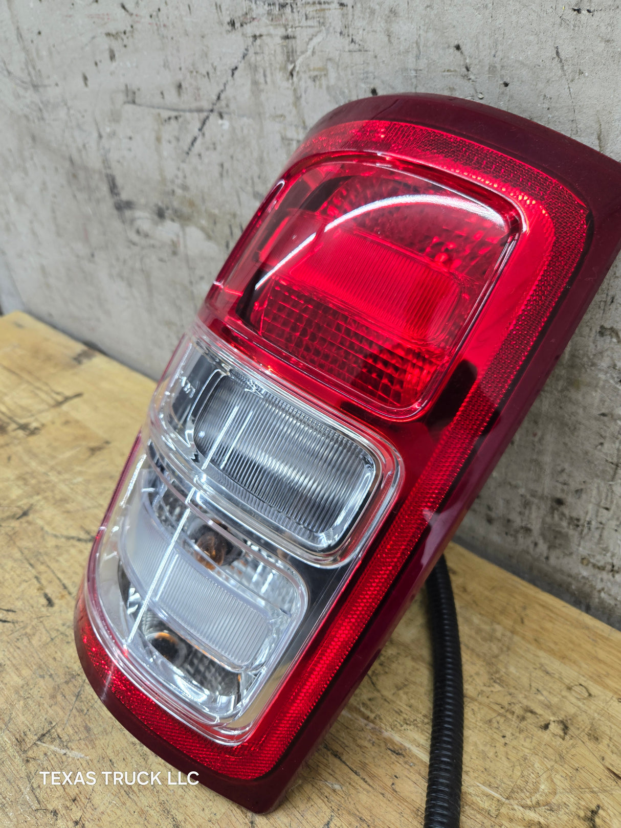 2019-2025 5th Gen Dodge Ram 2500 3500 LH Driver Side Tail Light Halogen 68361715AE