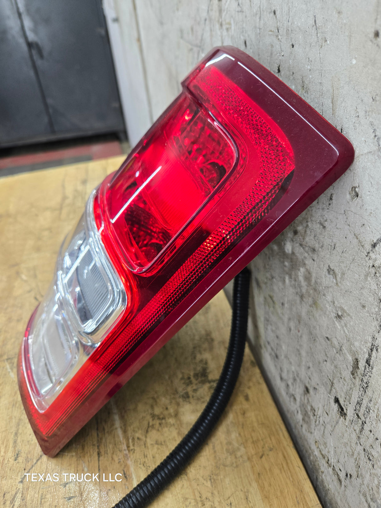 2019-2025 5th Gen Dodge Ram 2500 3500 LH Driver Side Tail Light Halogen 68361715AE