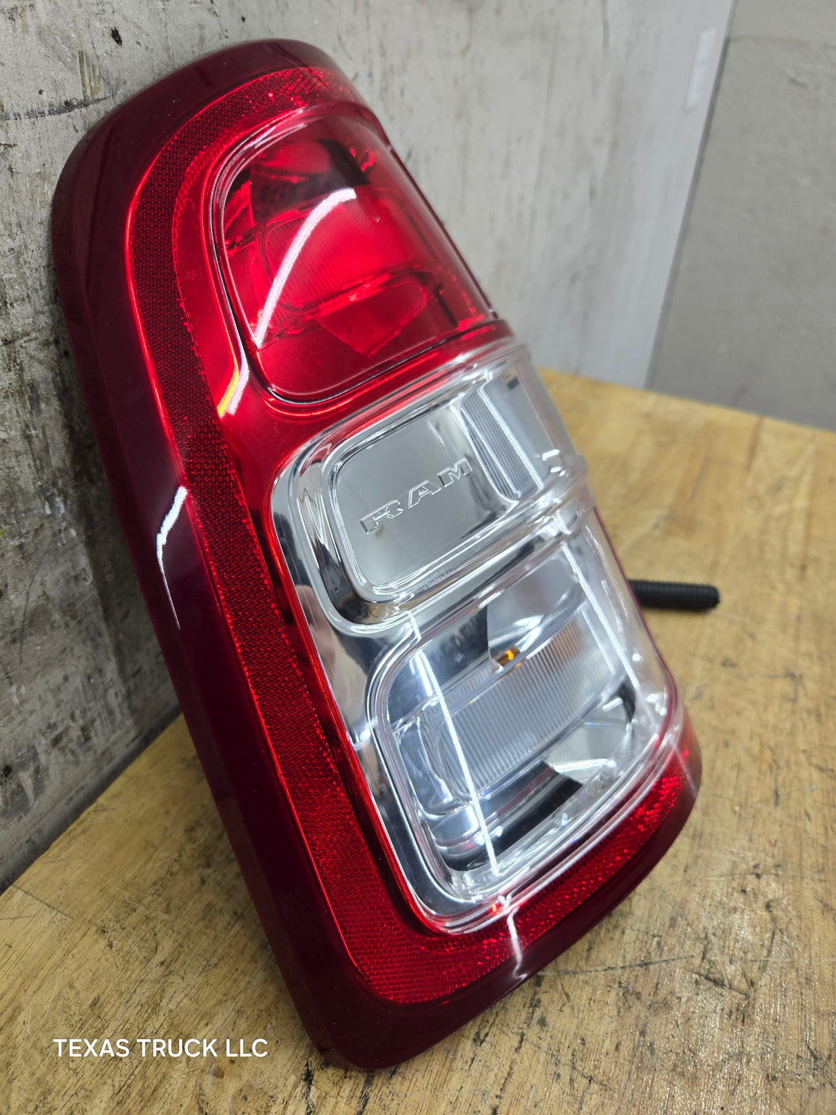 2019-2025 5th Gen Dodge Ram 2500 3500 LH Driver Side Tail Light Halogen 68361715AE