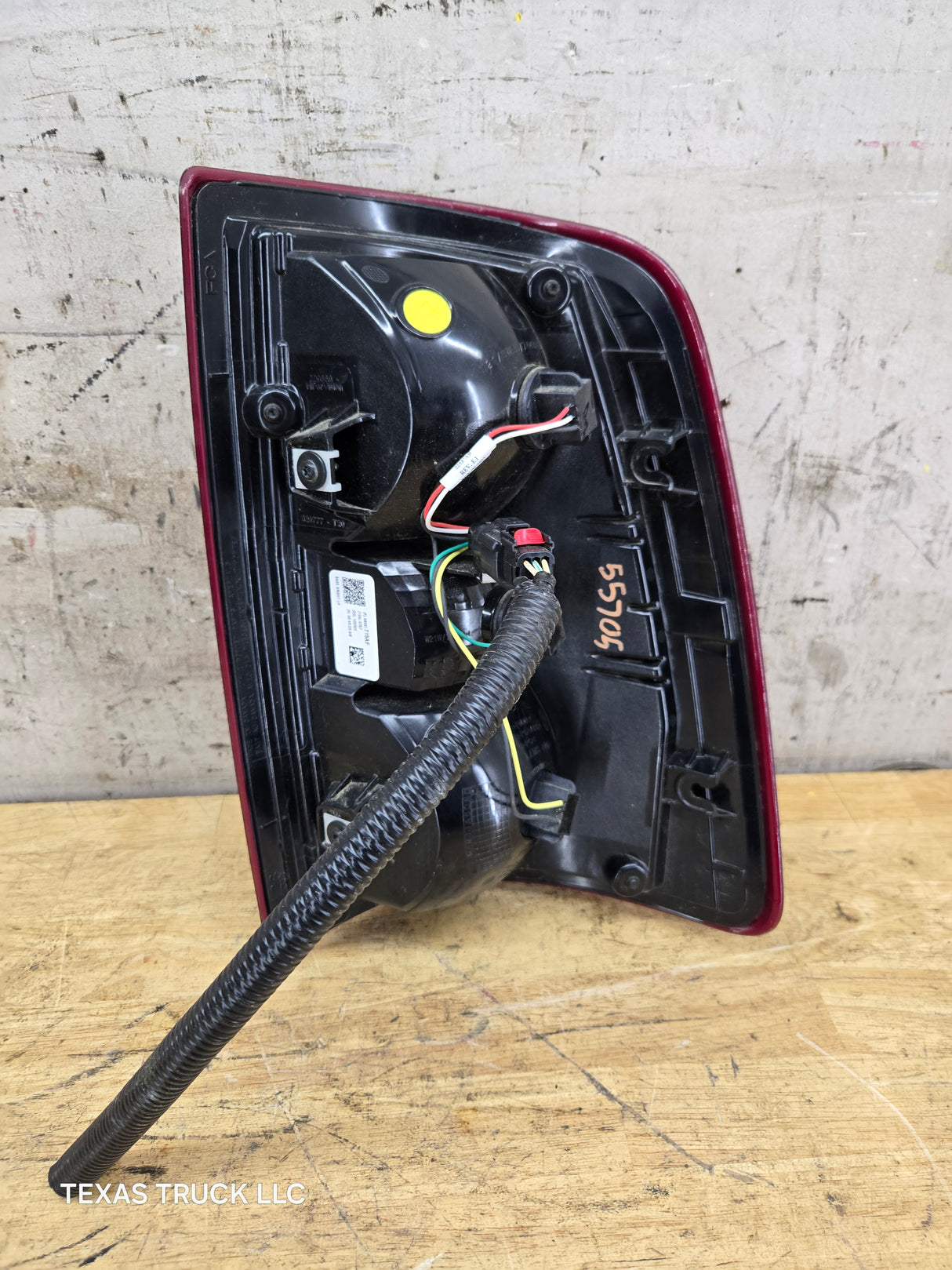 2019-2025 5th Gen Dodge Ram 2500 3500 LH Driver Side Tail Light Halogen 68361715AE