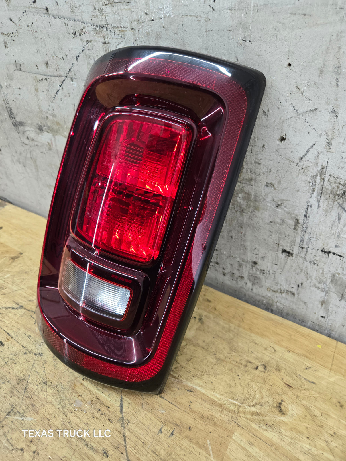 2019-2025 5th Gen Dodge Ram 2500 3500 LH Driver Side Tail Light Halogen P68592555AA