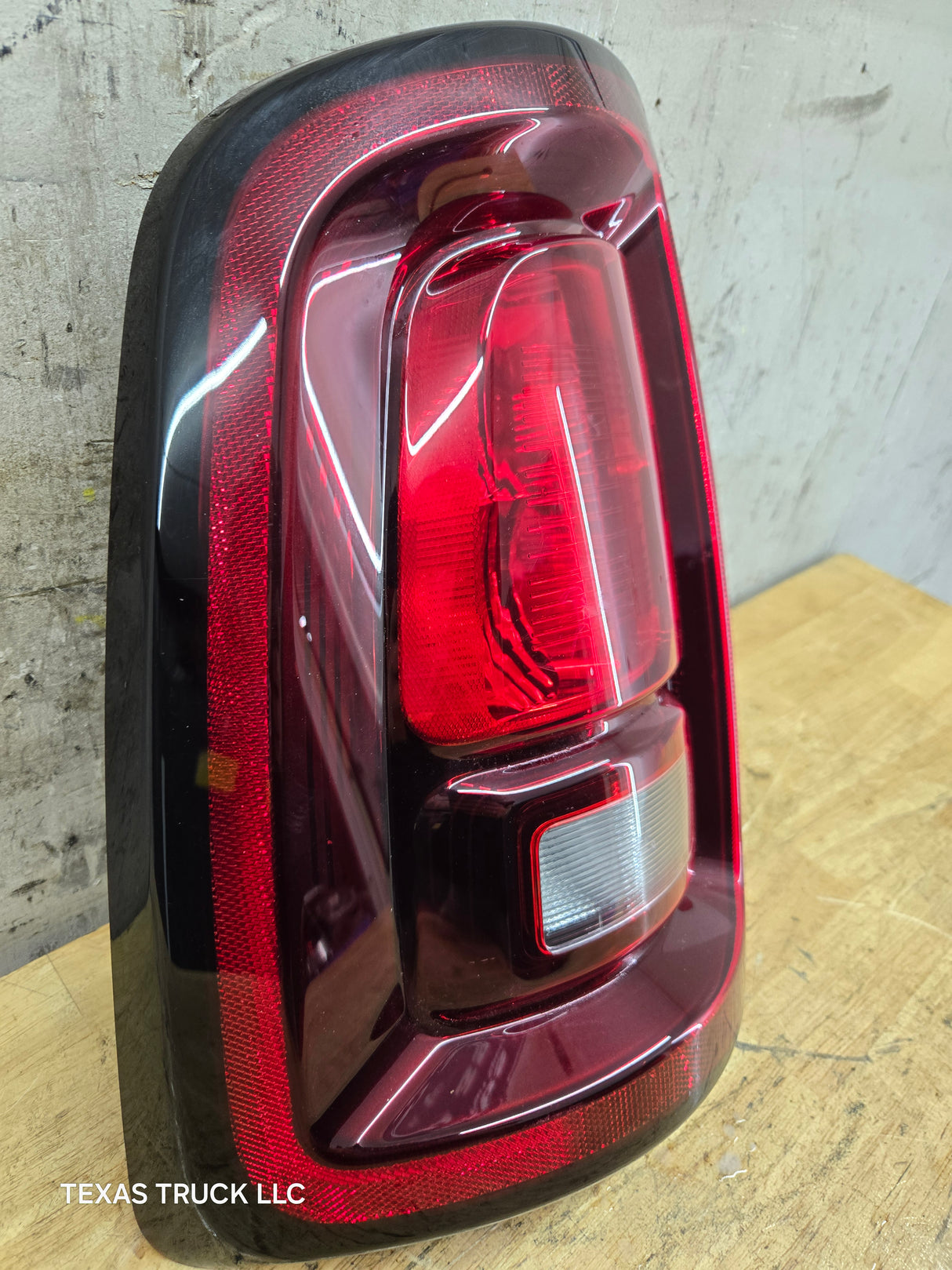 2019-2025 5th Gen Dodge Ram 2500 3500 LH Driver Side Tail Light Halogen P68592555AA