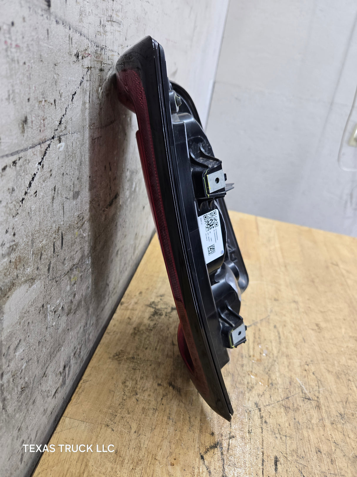 2019-2025 5th Gen Dodge Ram 2500 3500 LH Driver Side Tail Light Halogen P68592555AA