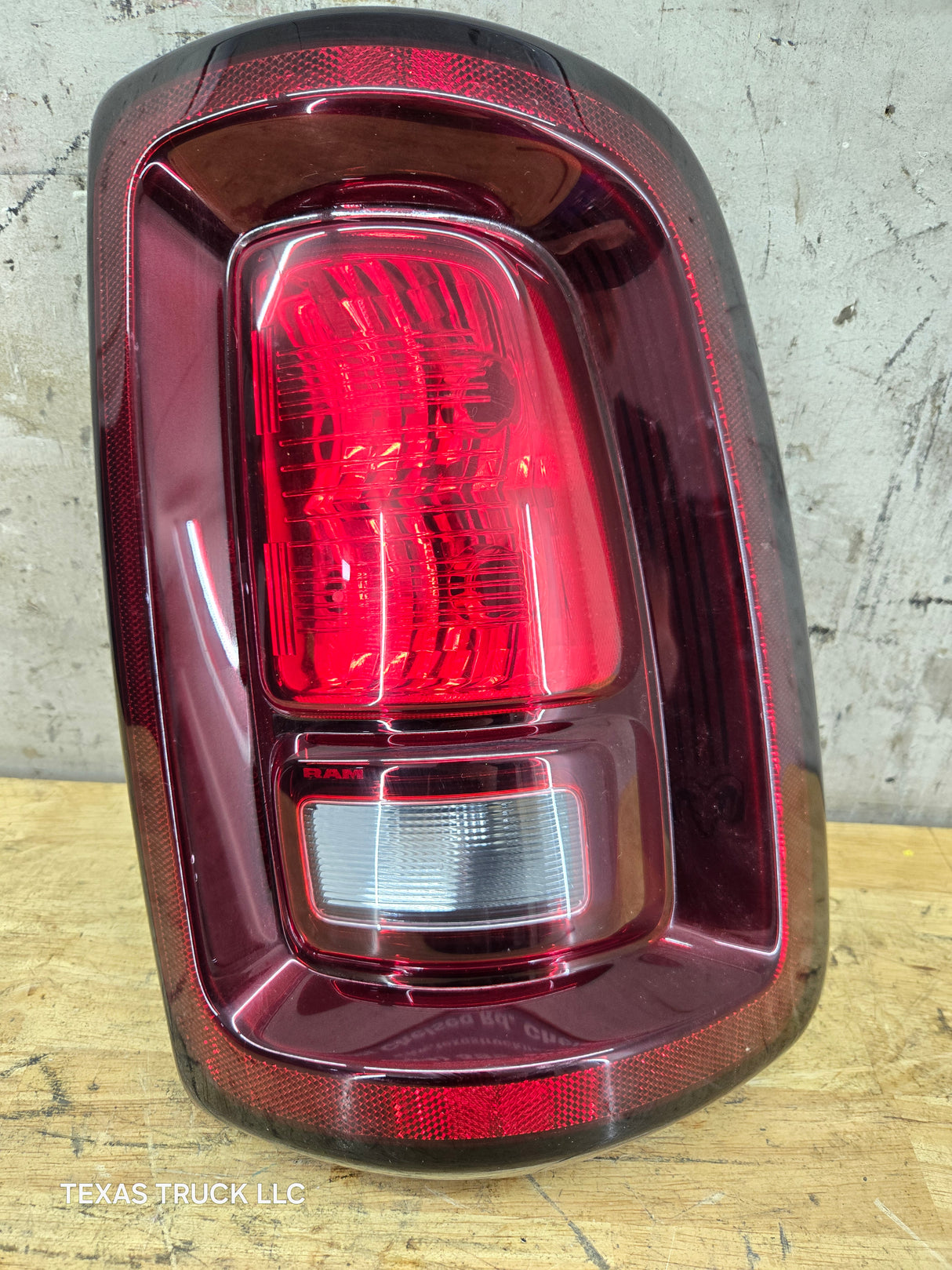 2019-2025 5th Gen Dodge Ram 2500 3500 RH Passenger Side Tail Light Halogen P68592554AA