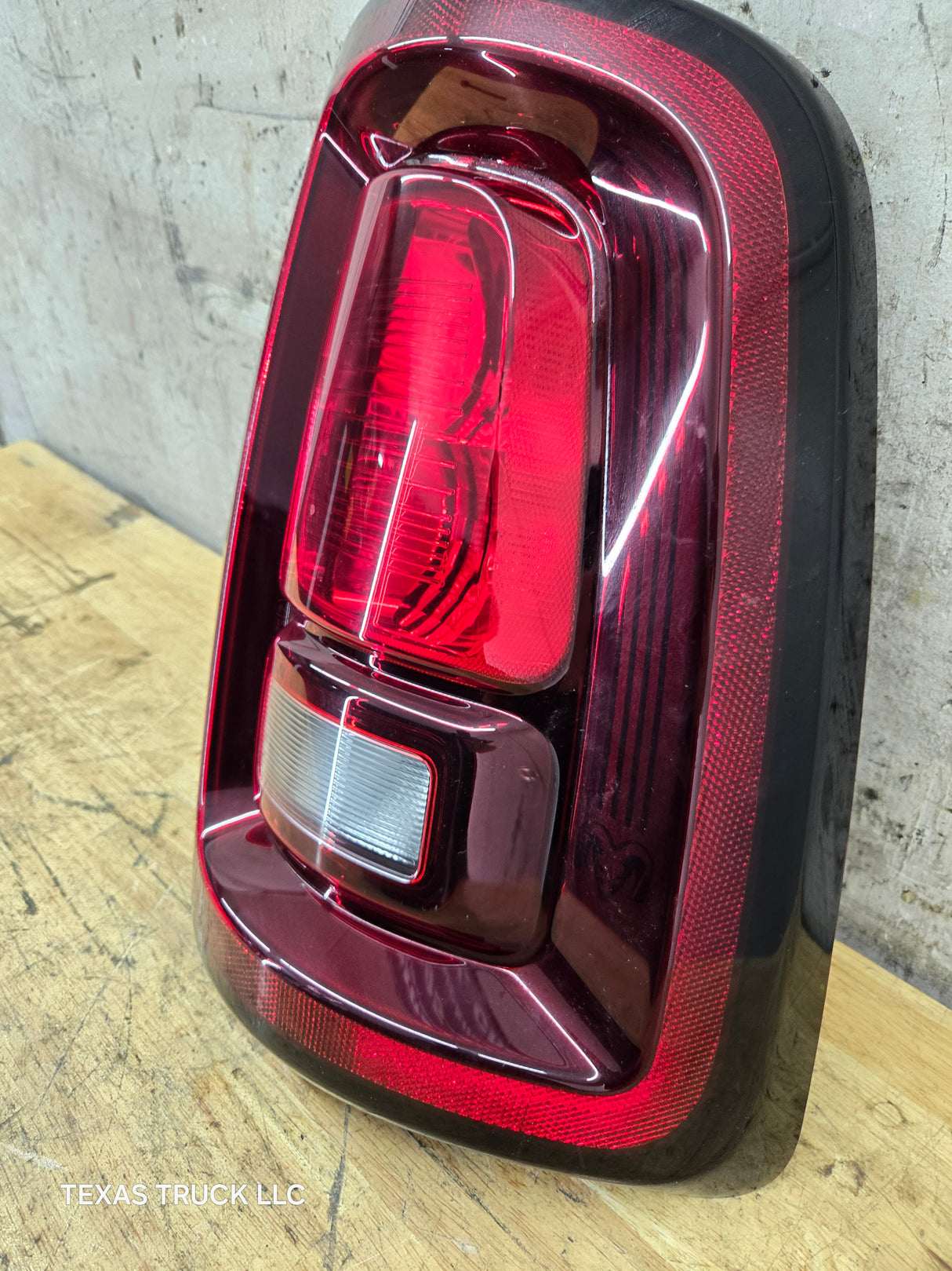 2019-2025 5th Gen Dodge Ram 2500 3500 RH Passenger Side Tail Light Halogen P68592554AA