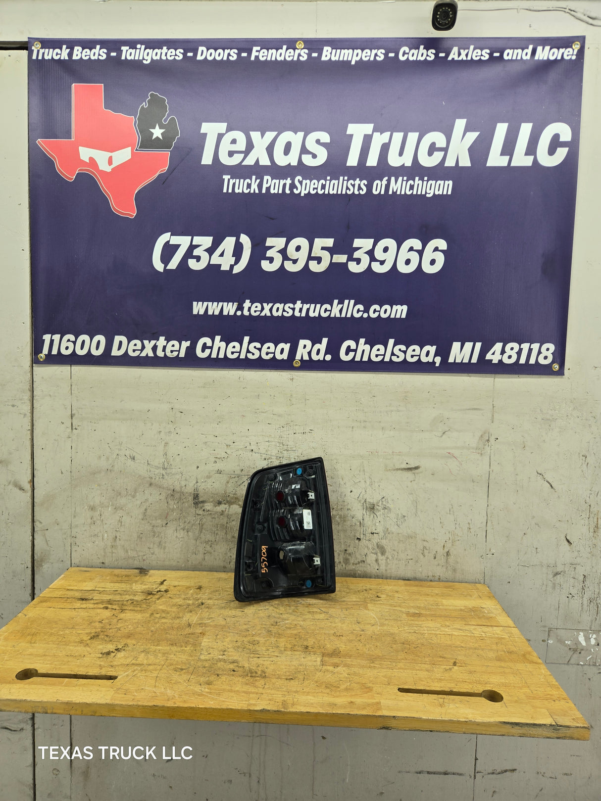 2019-2025 5th Gen Dodge Ram 2500 3500 RH Passenger Side Tail Light Halogen P68592554AA