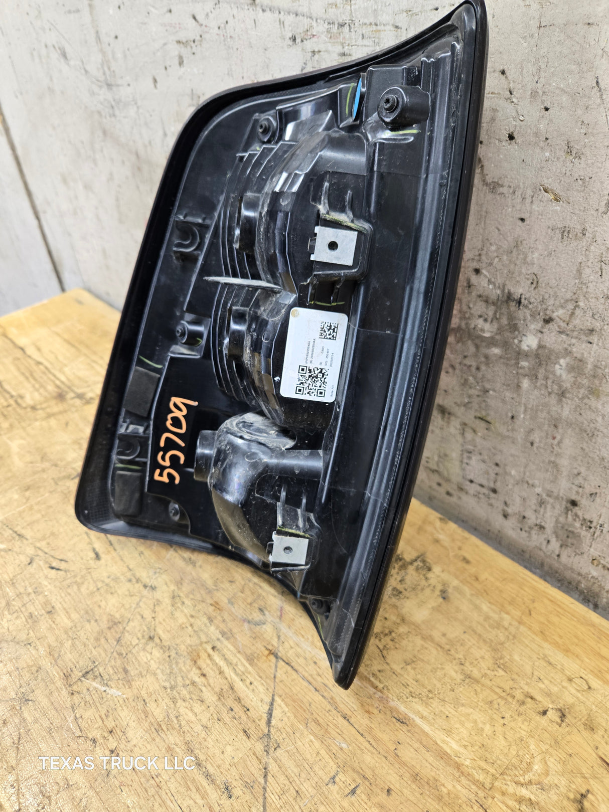 2019-2025 5th Gen Dodge Ram 2500 3500 RH Passenger Side Tail Light Halogen P68592554AA