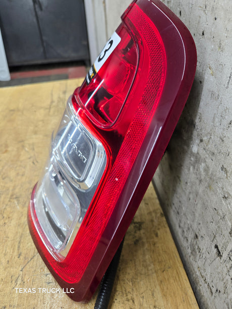 2019-2025 5th Gen Dodge Ram 2500 3500 RH Passenger Side Tail Light Halogen 68361714AF