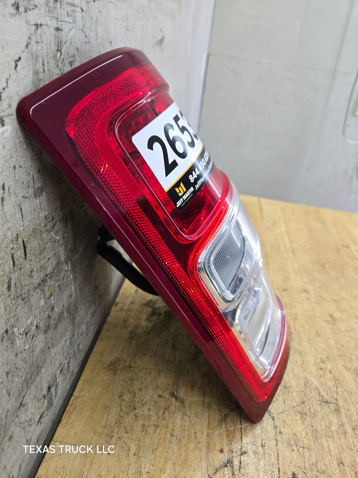 2019-2025 5th Gen Dodge Ram 2500 3500 RH Passenger Side Tail Light Halogen 68361714AF