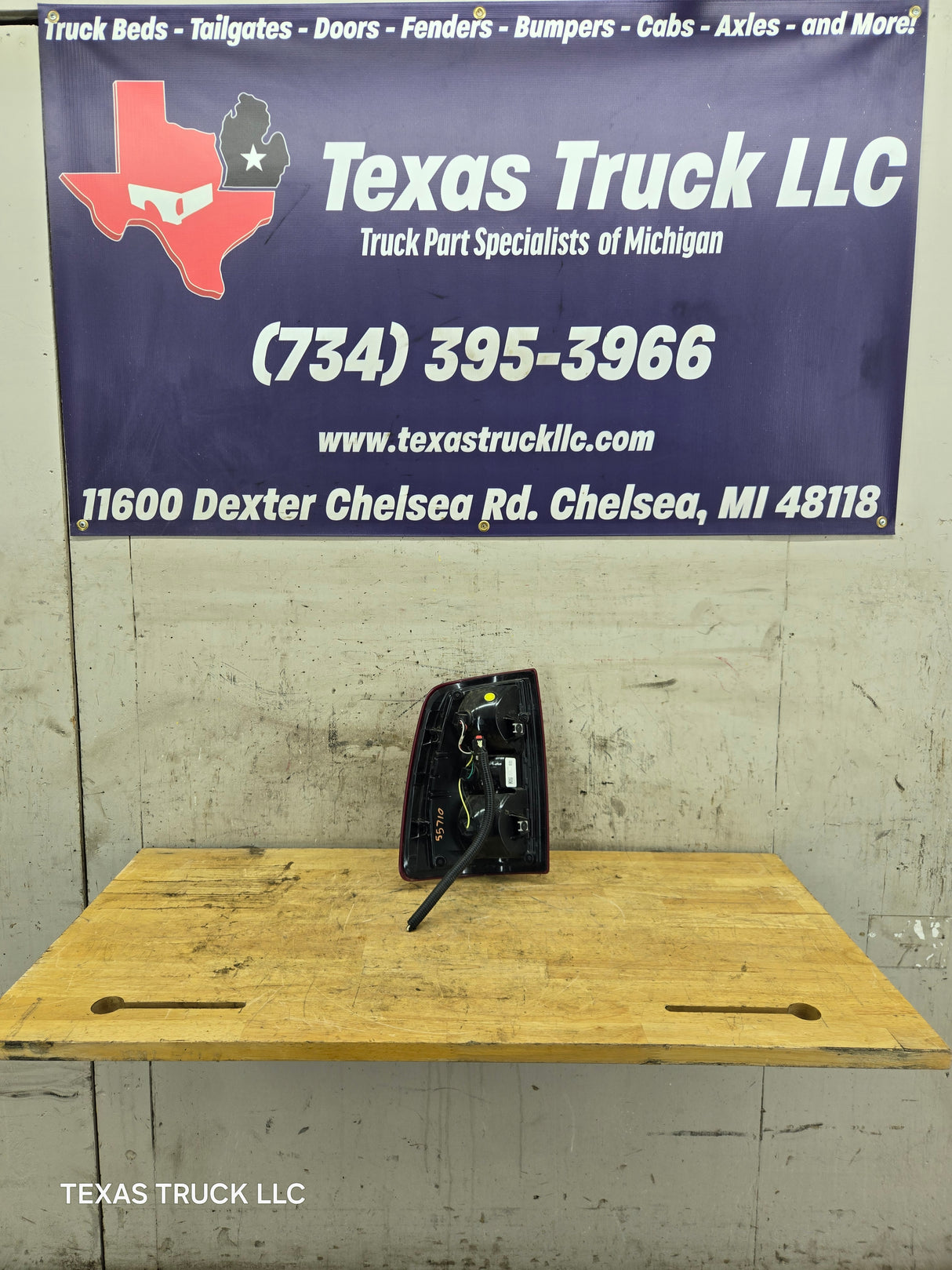 2019-2025 5th Gen Dodge Ram 2500 3500 RH Passenger Side Tail Light Halogen 68361714AF