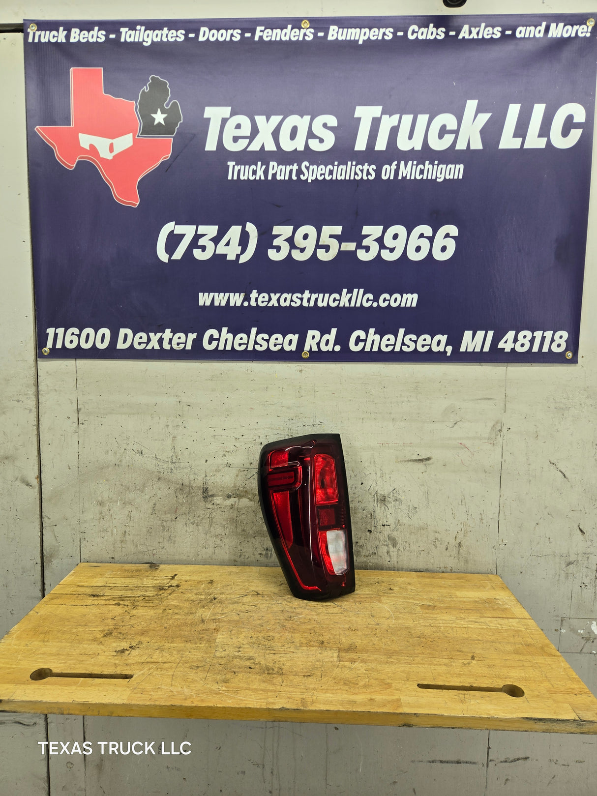 2019-2024 GMC Sierra 1500 2500 3500 HD LH Driver Side Tail Light 85727853