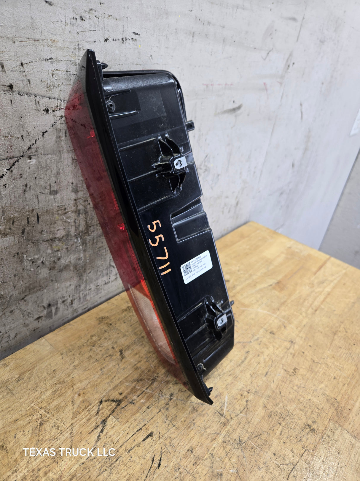 2019-2024 GMC Sierra 1500 2500 3500 HD LH Driver Side Tail Light 85727853