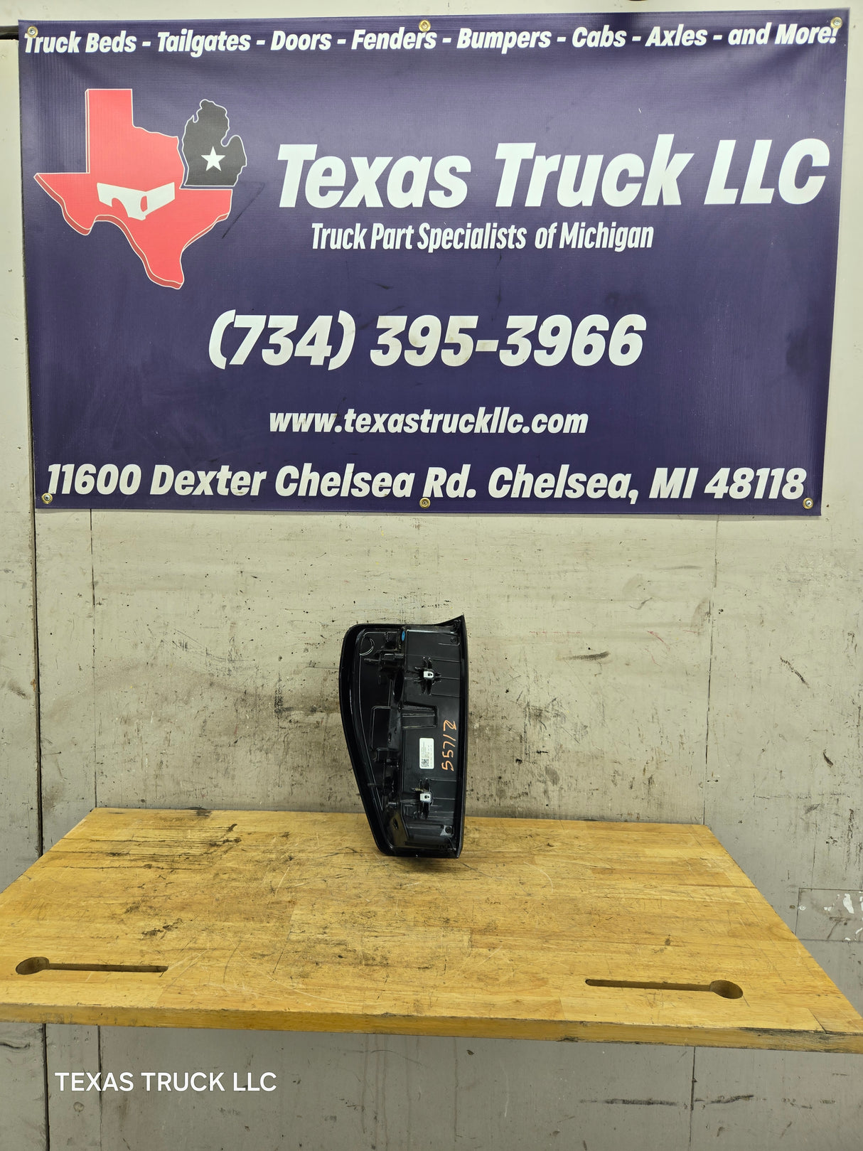 2019-2024 GMC Sierra 1500 2500 3500 HD RH Passenger Side Tail Light 85727854
