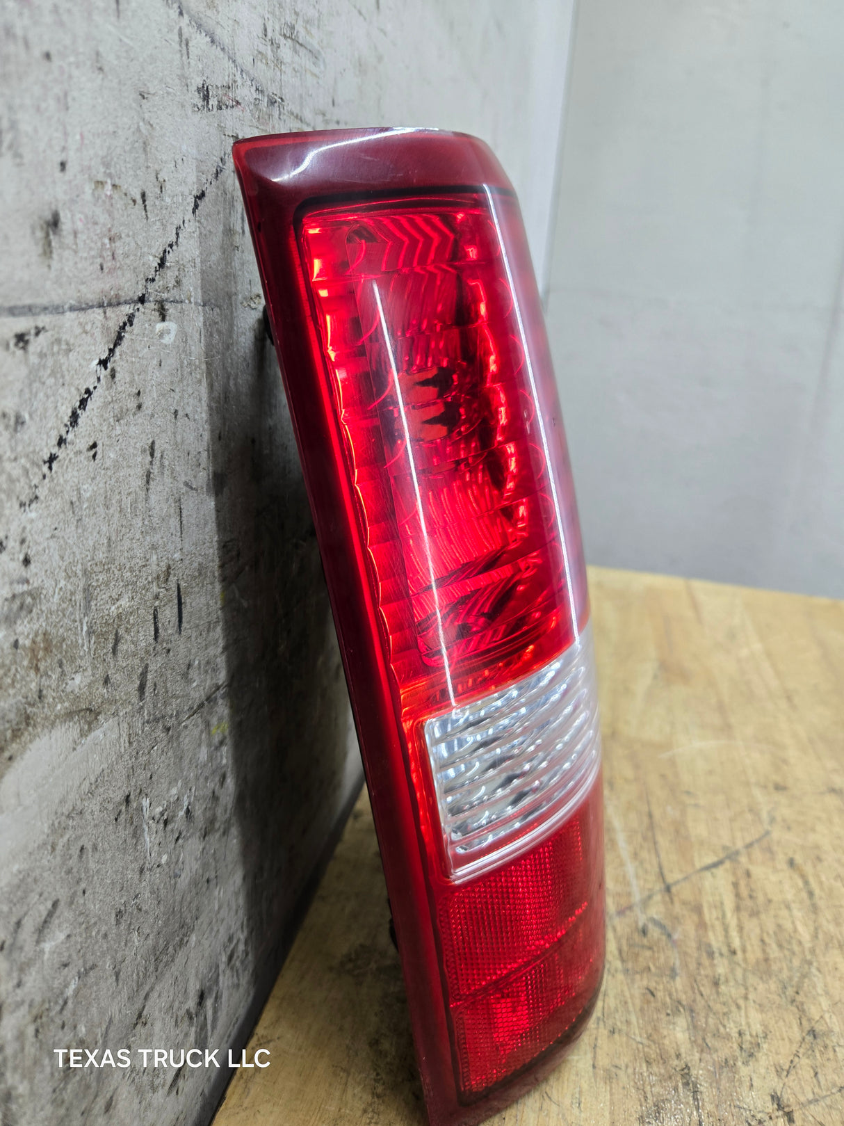 2004-2008 Ford F-150 Passenger Side Tail Light Right Hand