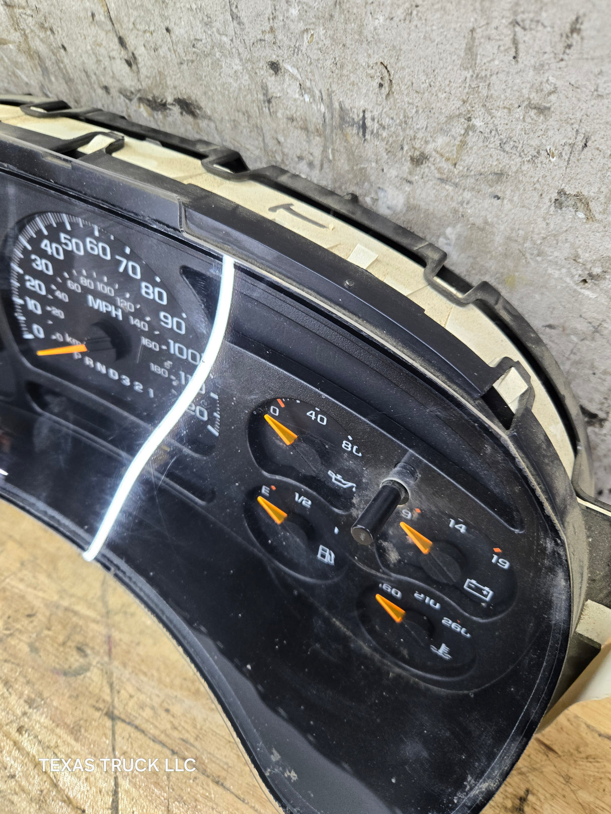 2003-2006 Chevrolet Silverado Tahoe / GMC Sierra Yukon Instrument Gauge Cluster Speedometer 15105687