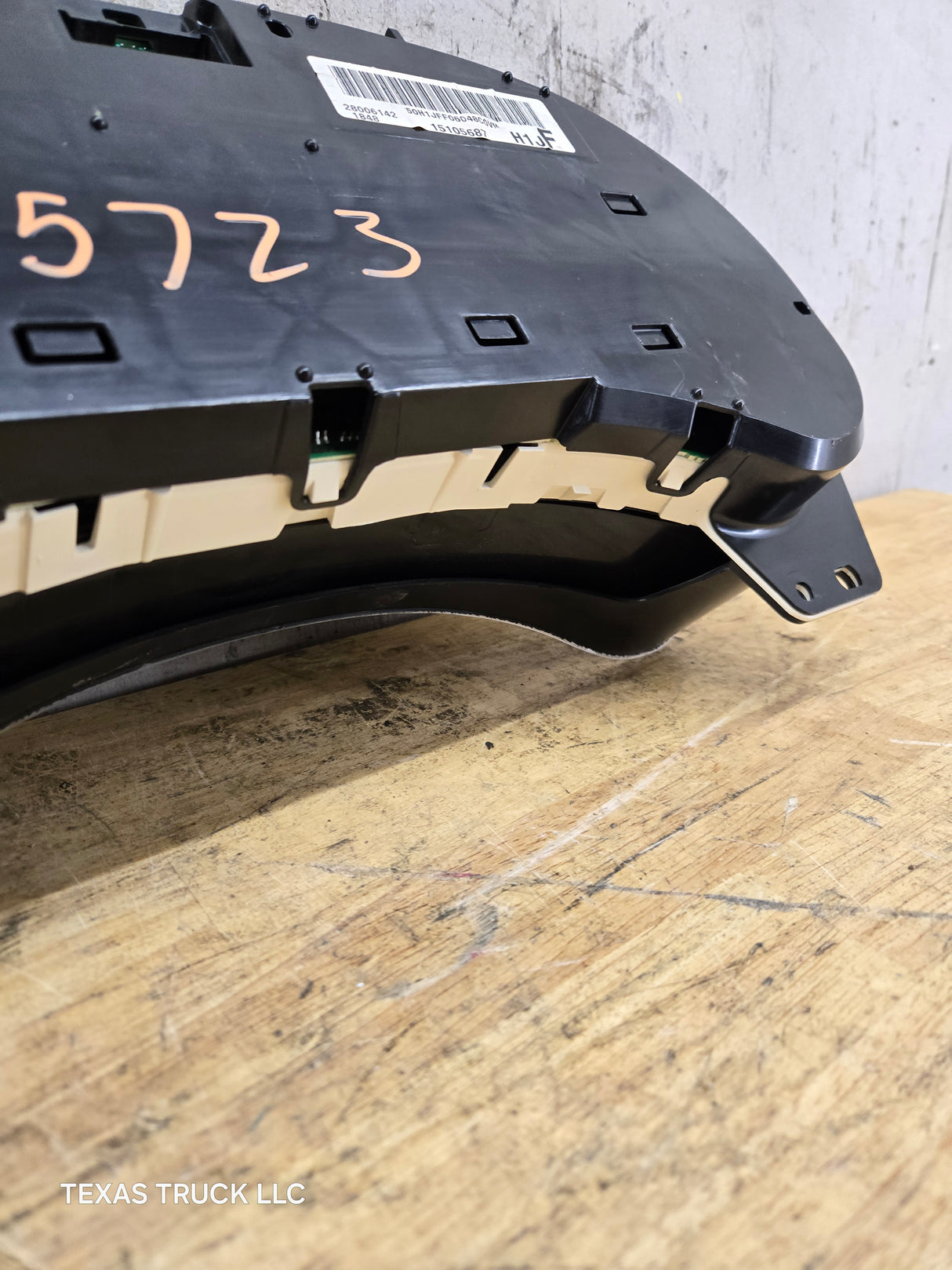 2003-2006 Chevrolet Silverado Tahoe / GMC Sierra Yukon Instrument Gauge Cluster Speedometer 15105687
